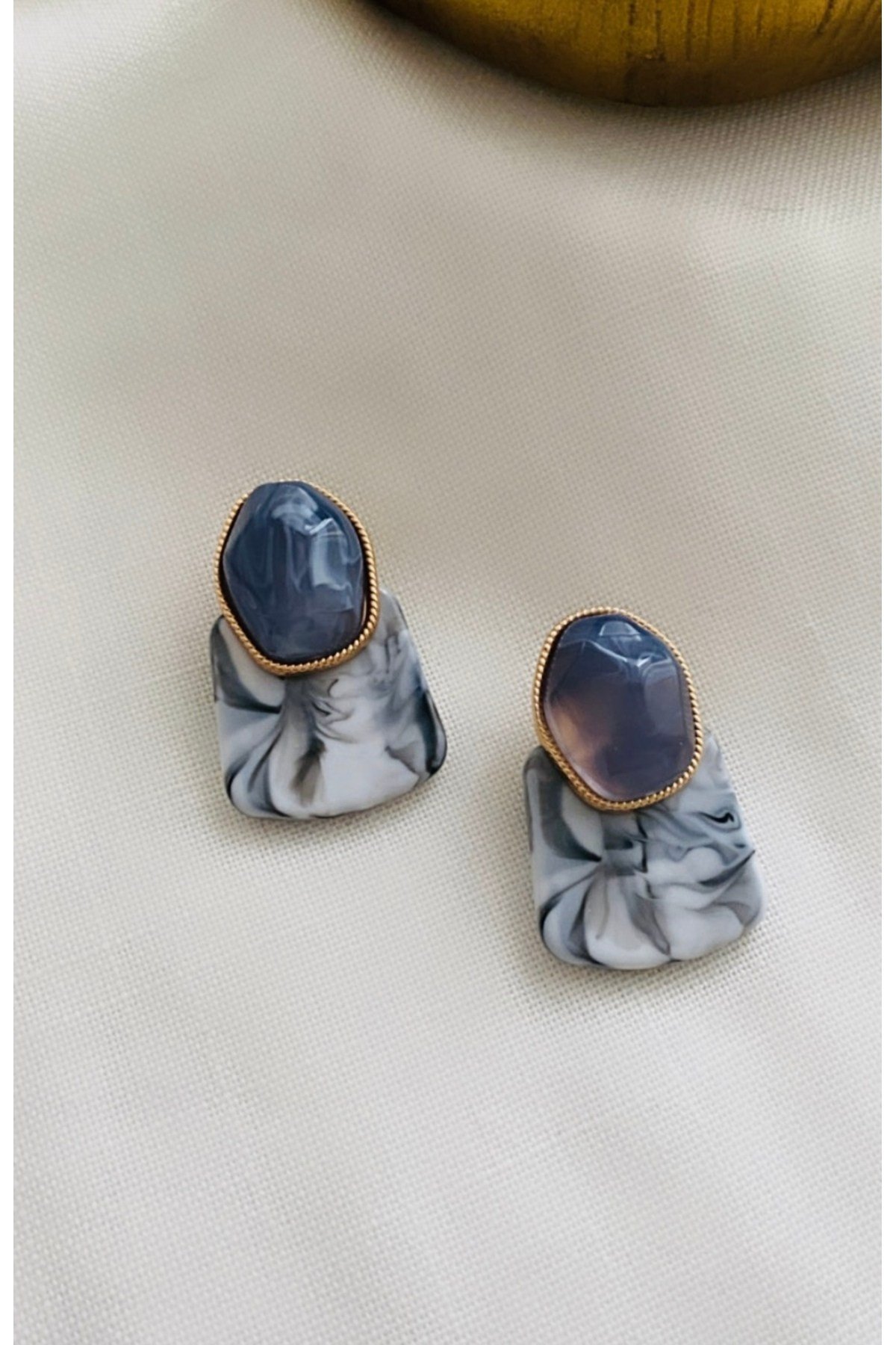 Ebruli Tasarım Kemik Küpe (4 cm)