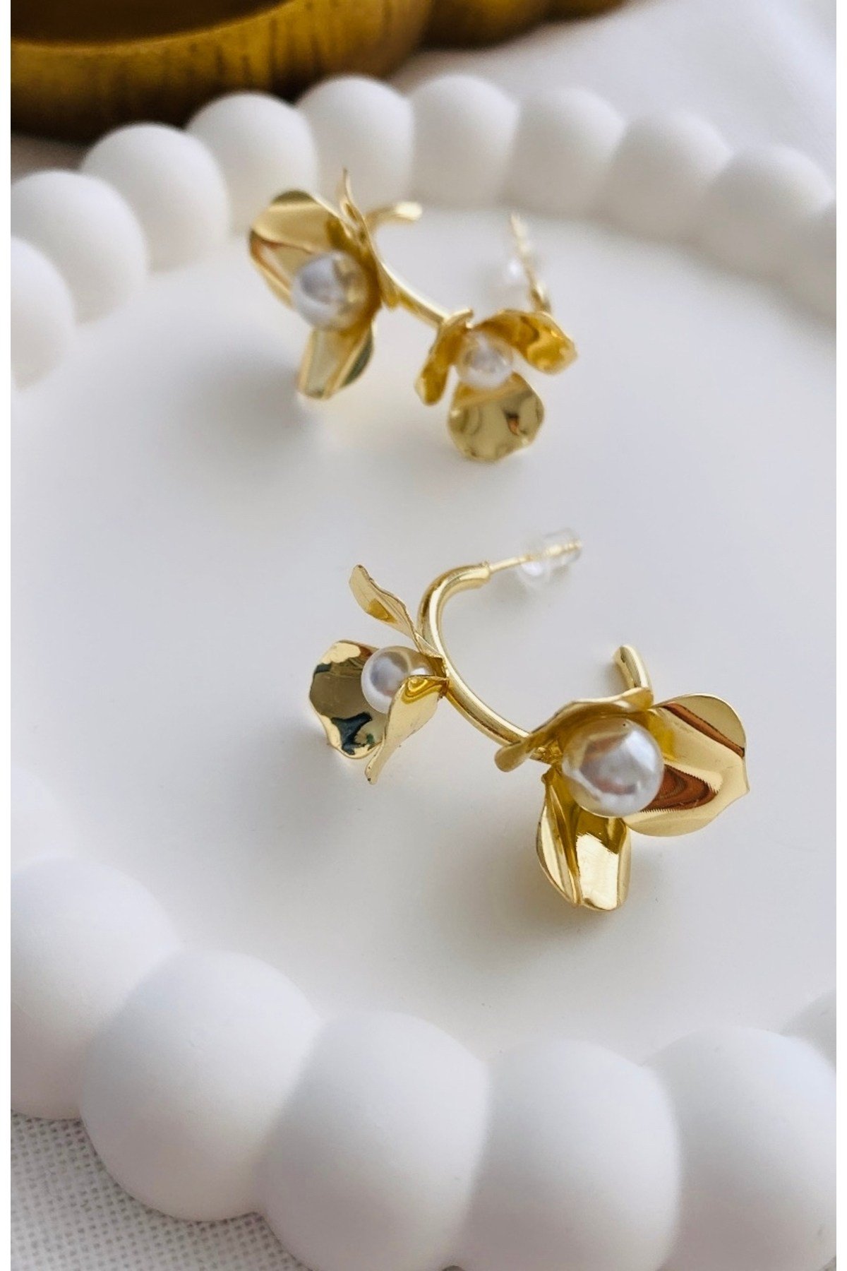 İncili Çiçek Model Küpe (3 CM)