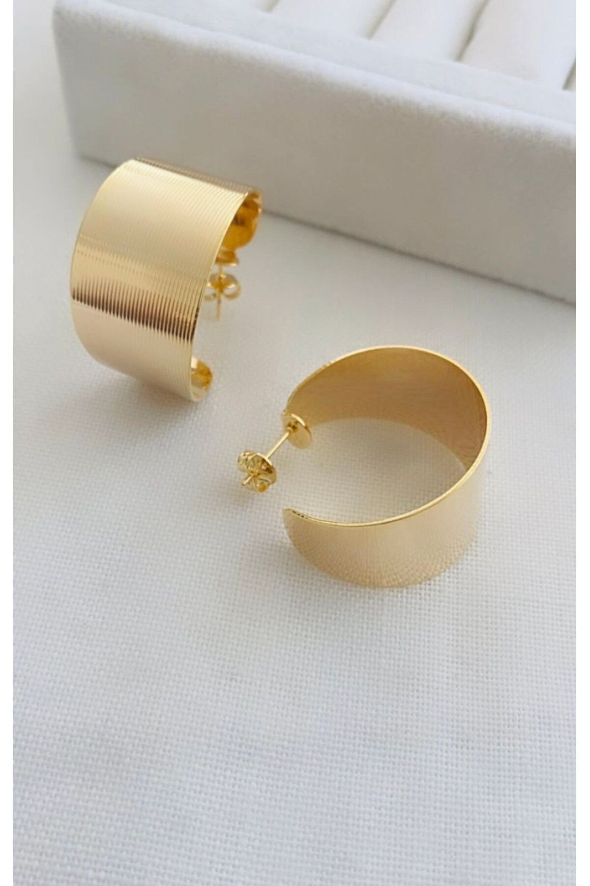 İthal Tırtıklı Model Kalın Halka Küpe (3 CM)