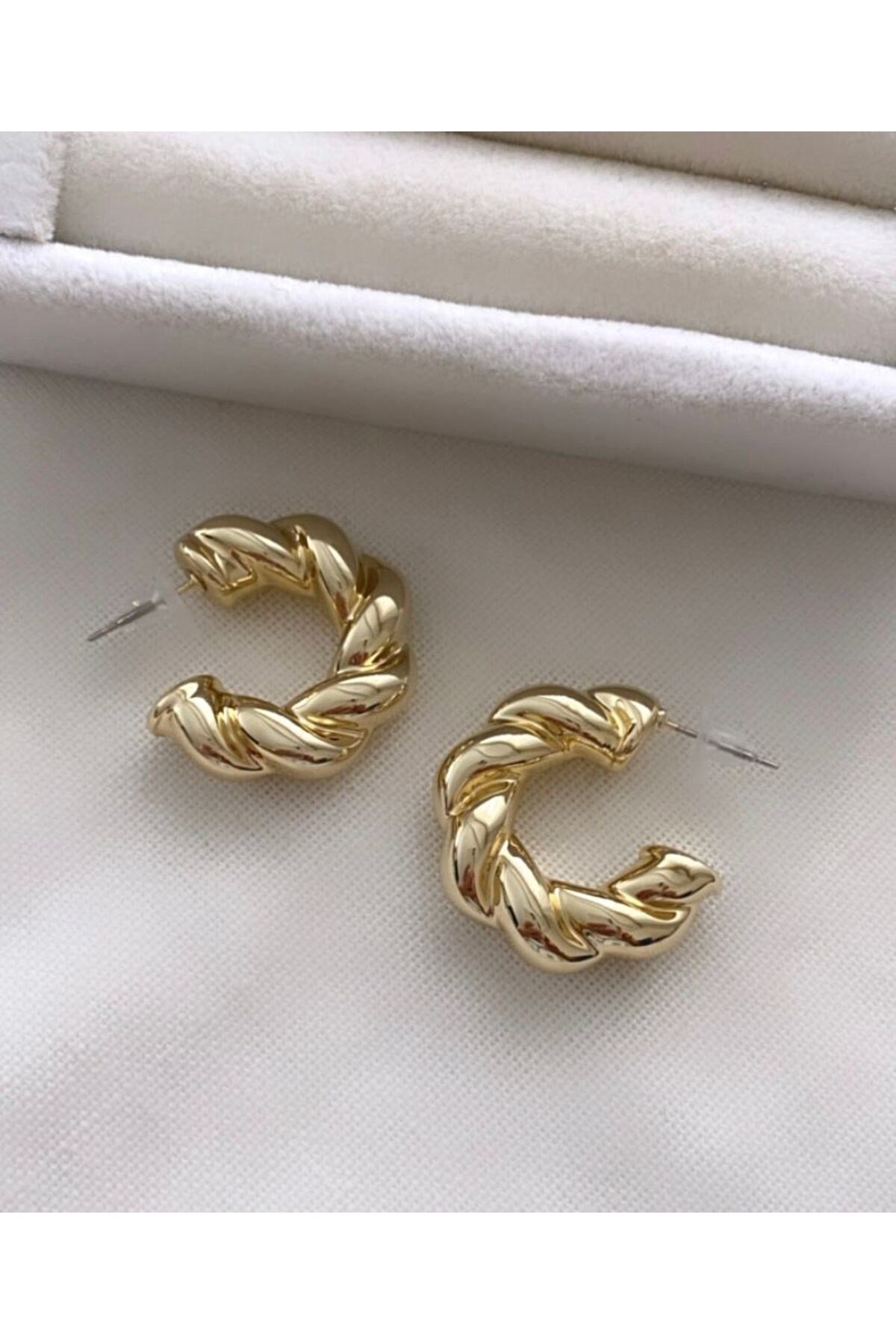 Kalın Burgu C Küpe (3 cm)