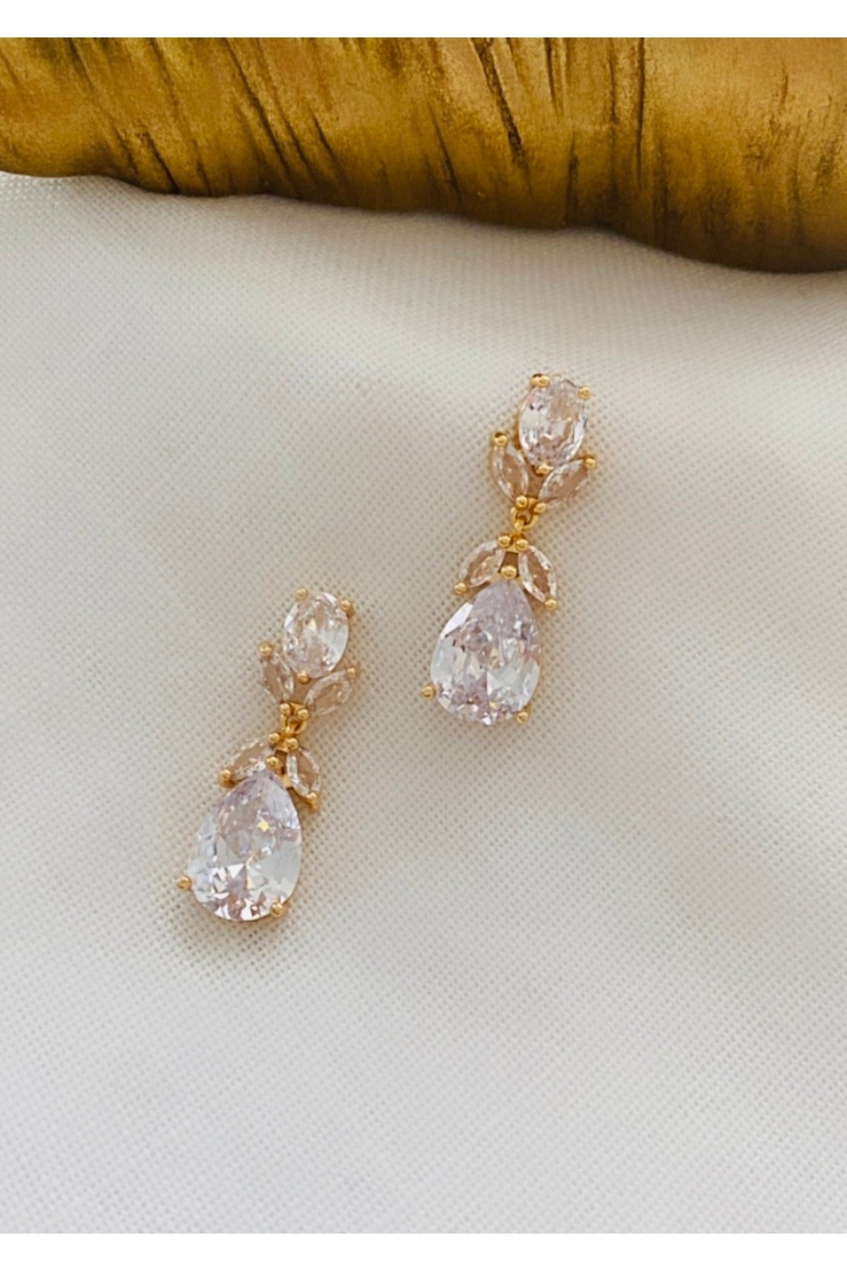 Kristal Taş Damla Model Küpe (3 cm)