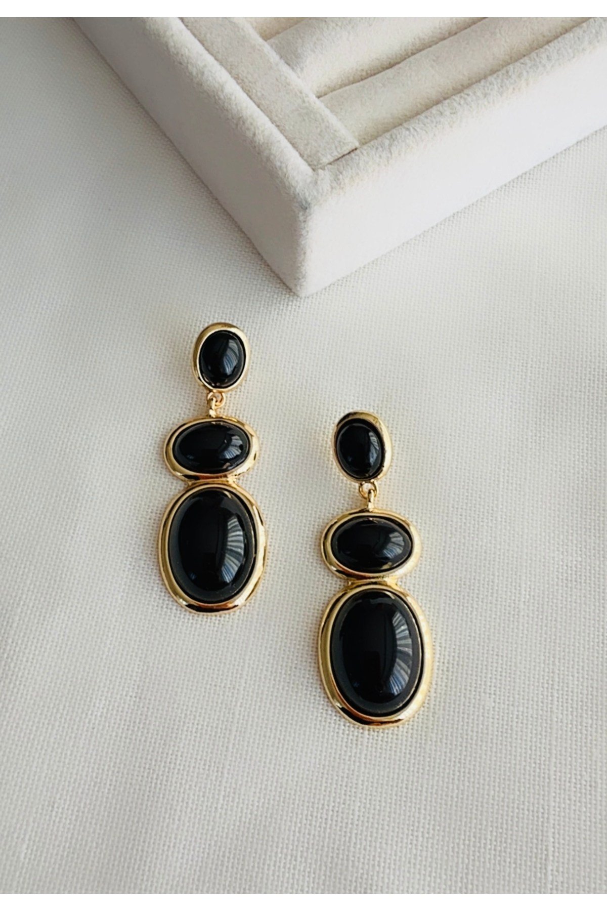 Marka Model Sallantılı Küpe (5,5 CM)