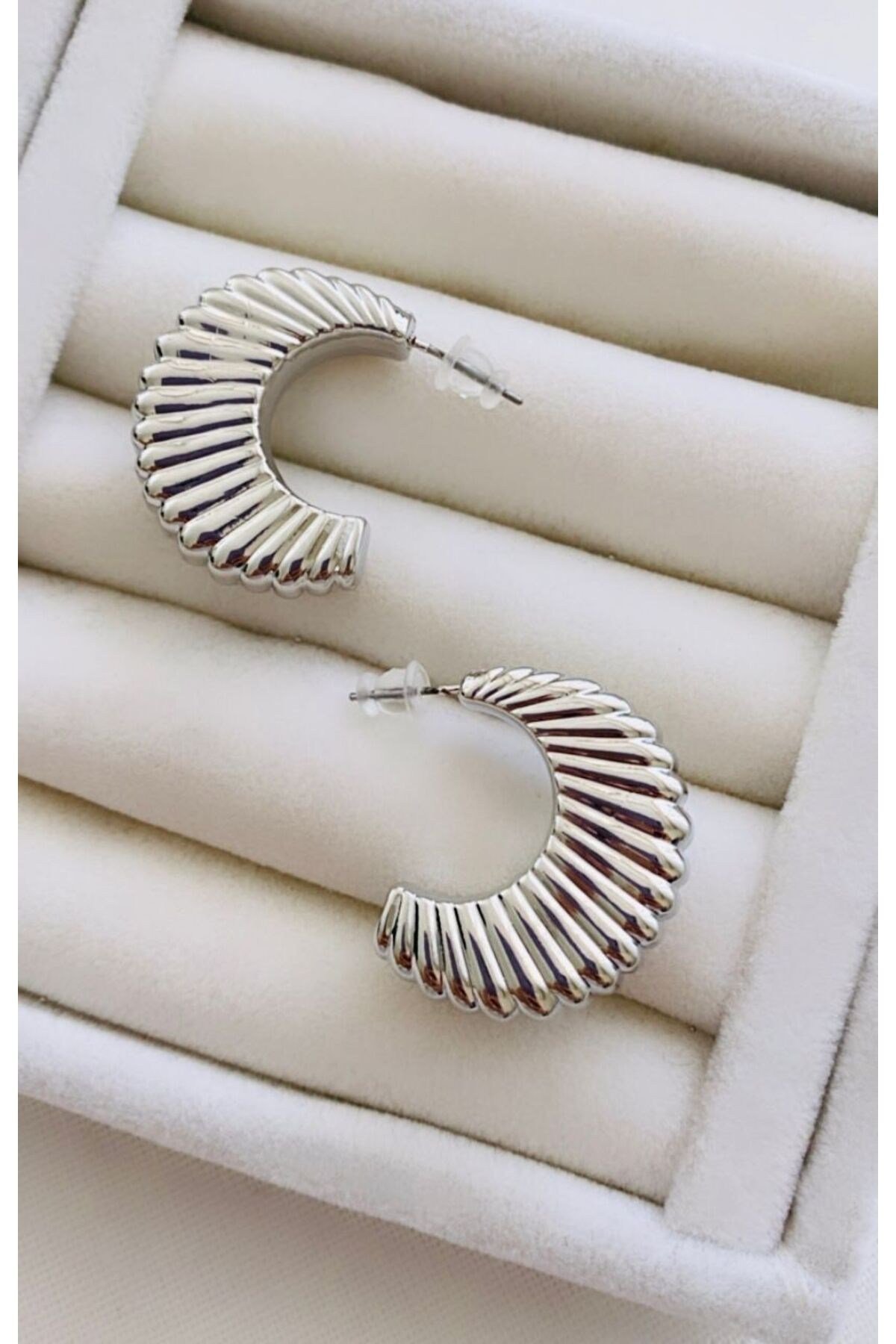 Tırtıklı Model Ay Küpe (3 cm)