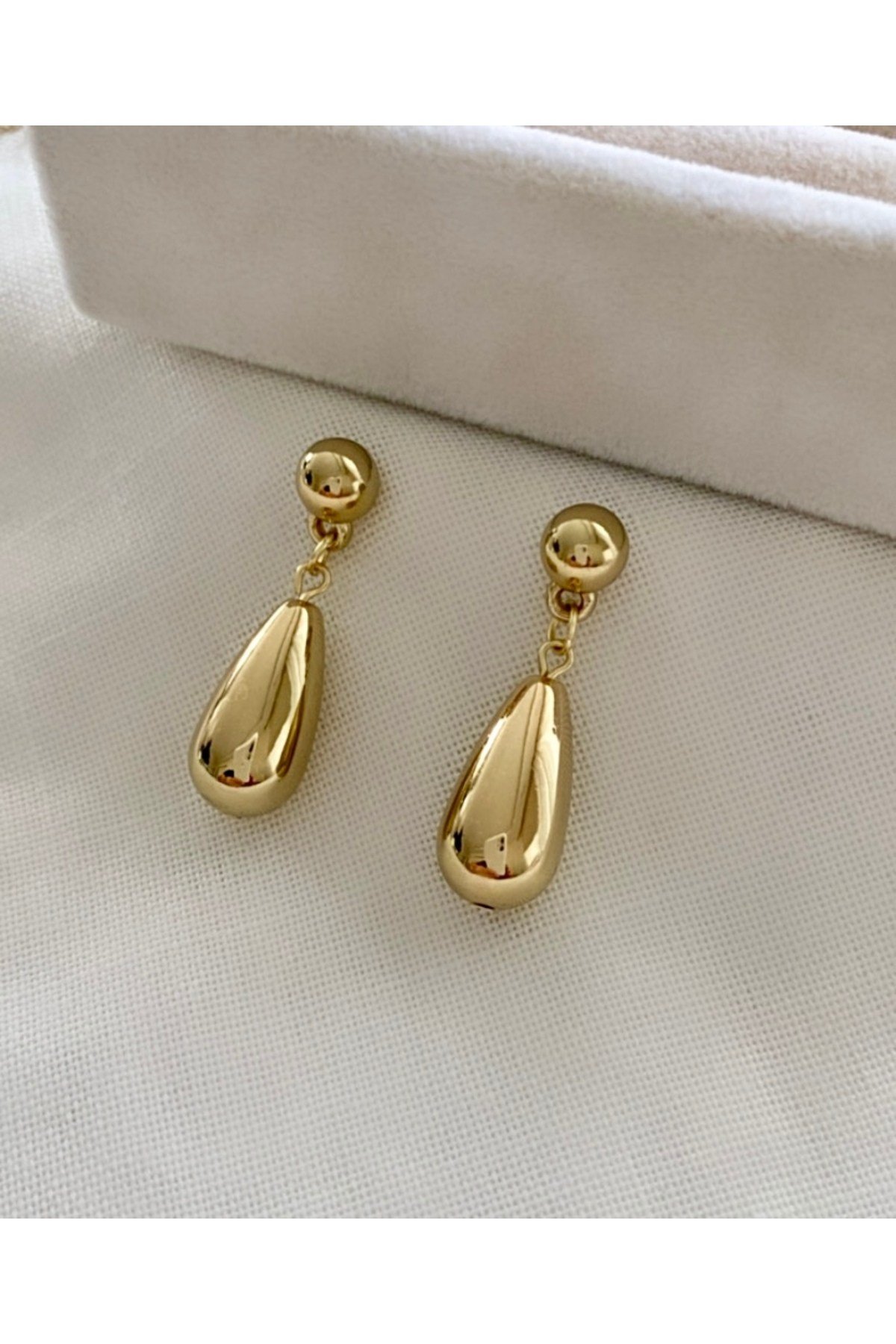 Top Detaylı Damla Küpe (3,5 cm)
