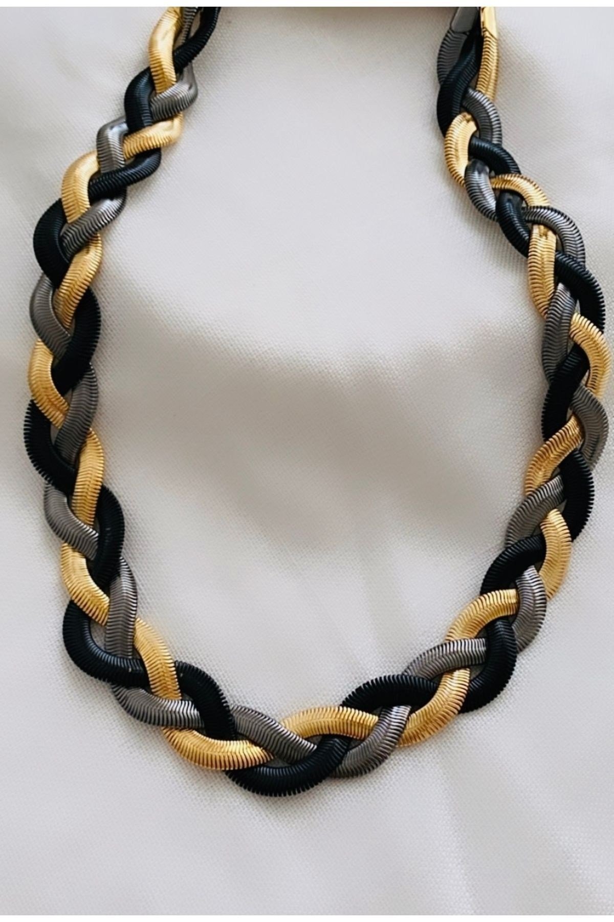 Vip Seri Üç Renkli Örgü Kolye (51 CM)