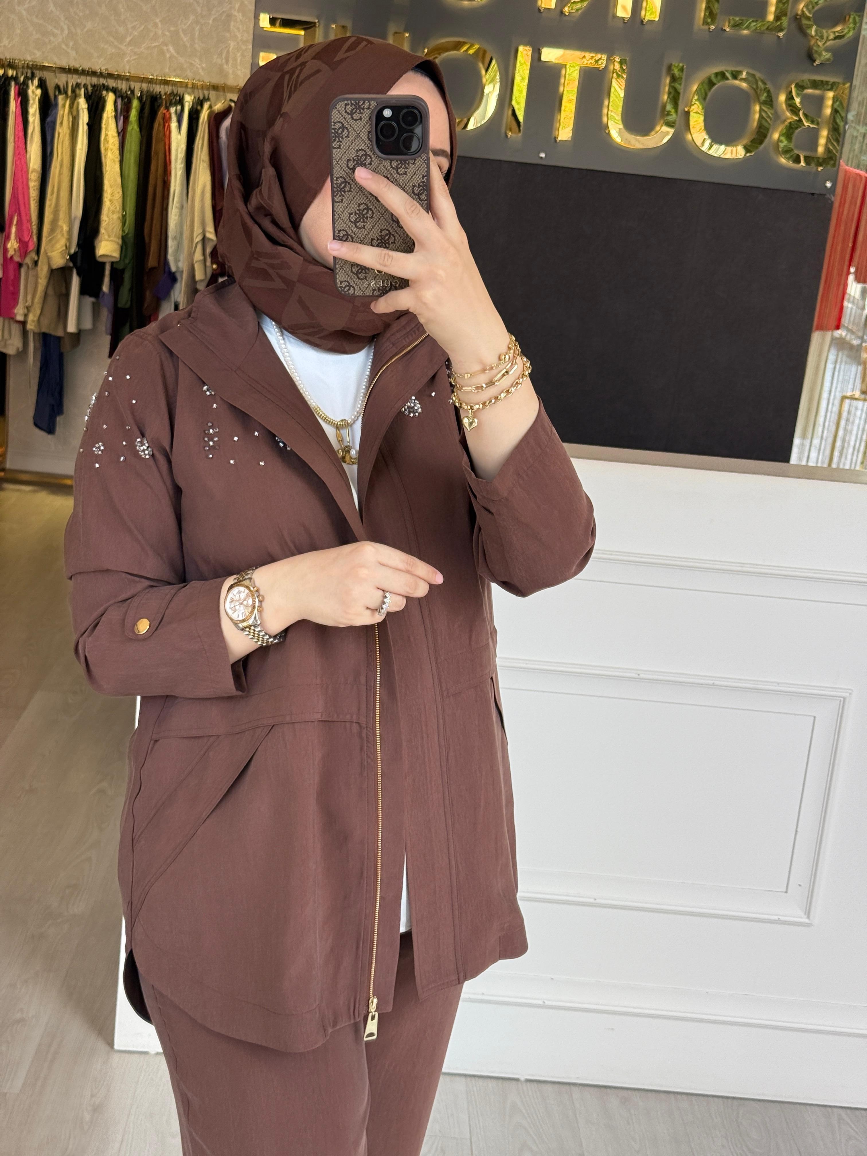 LİSA EXCLUSİVE Gizli Fermuarlı Taş Detaylı Ceket Pantolon Takım