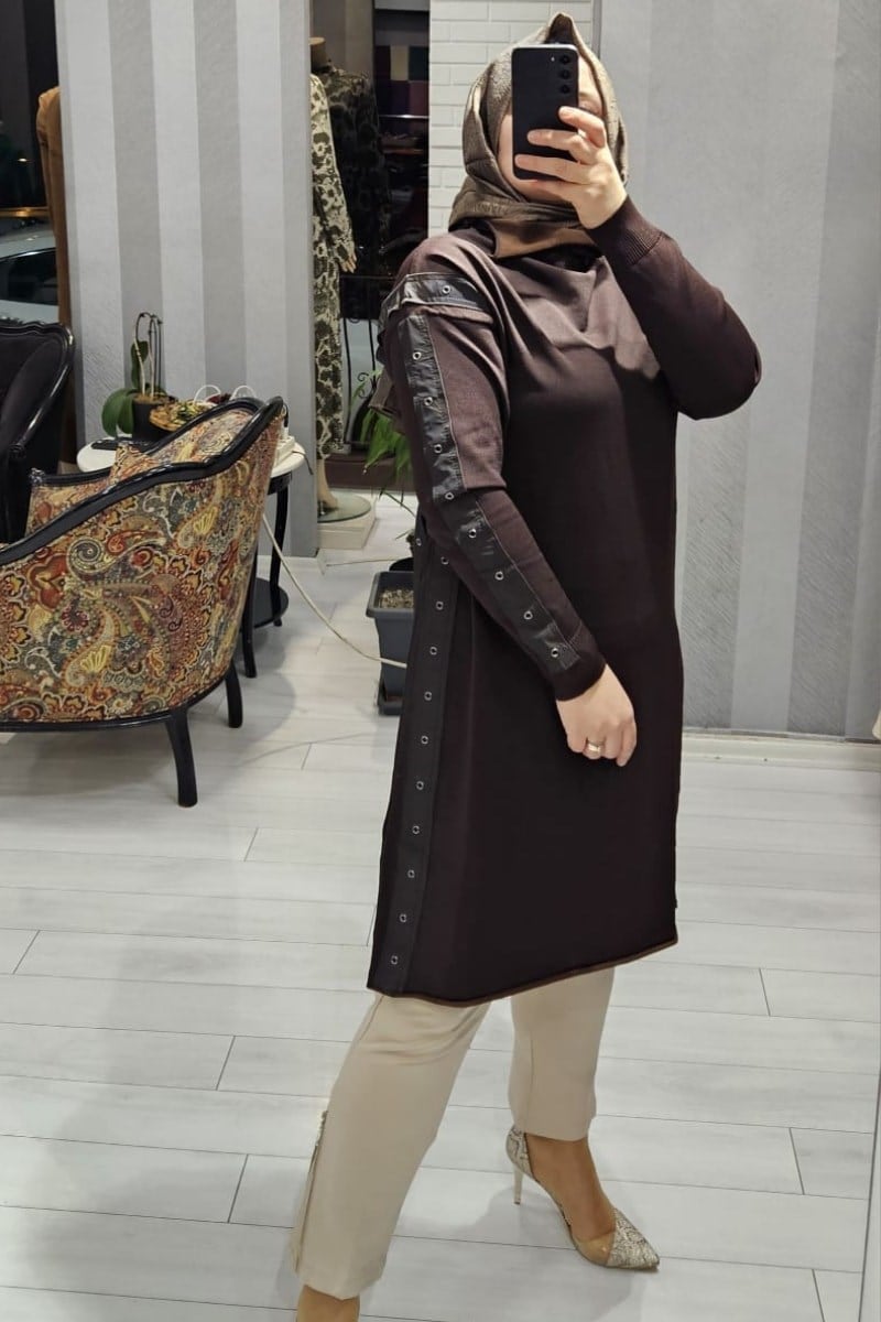 MİSSWHENCE 34021 YANI VE KOLU KUŞ GÖZLÜ TRİKO TUNİK