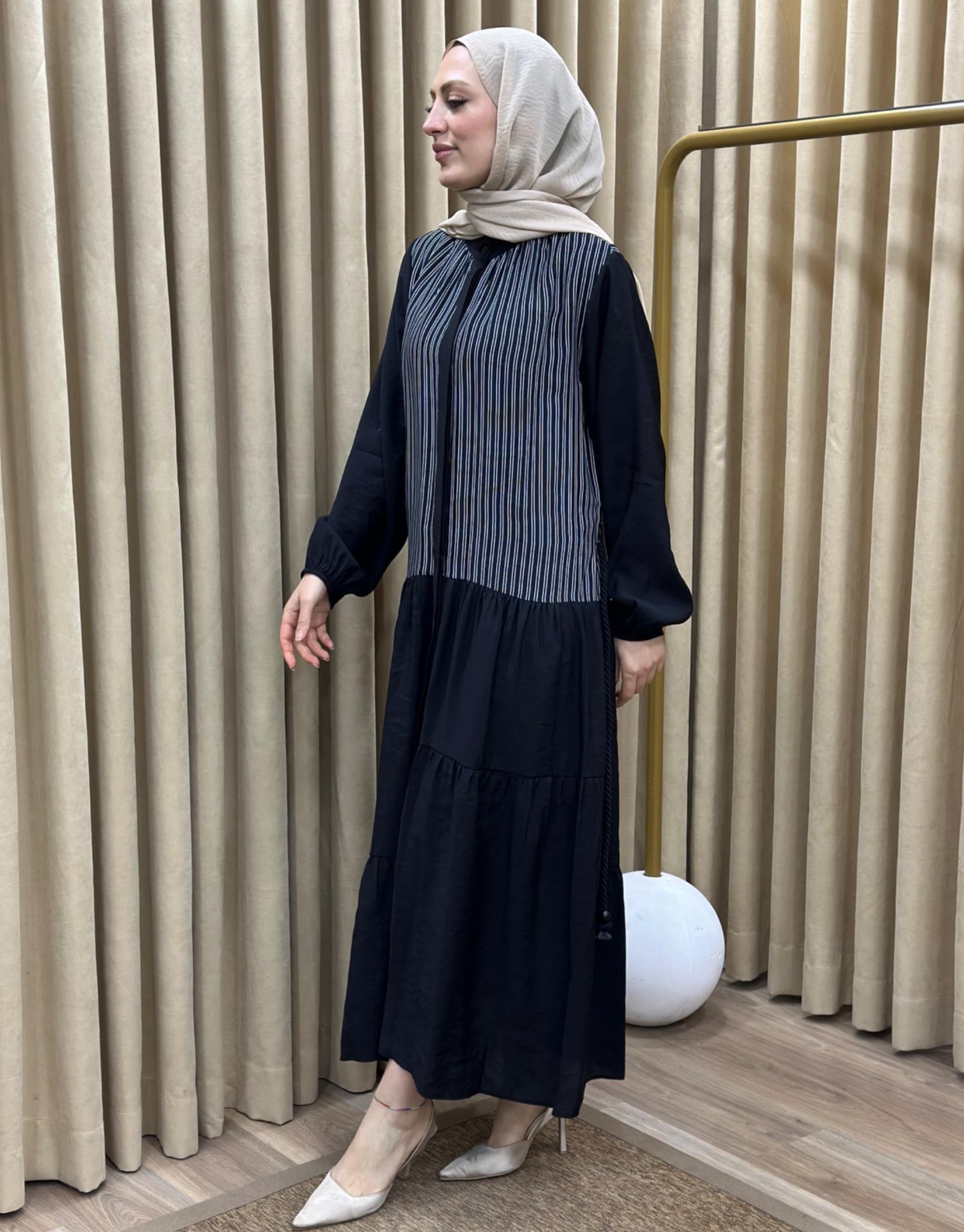 NUSS Kolları Düğme Detaylı Tam Boy Çan Elbise