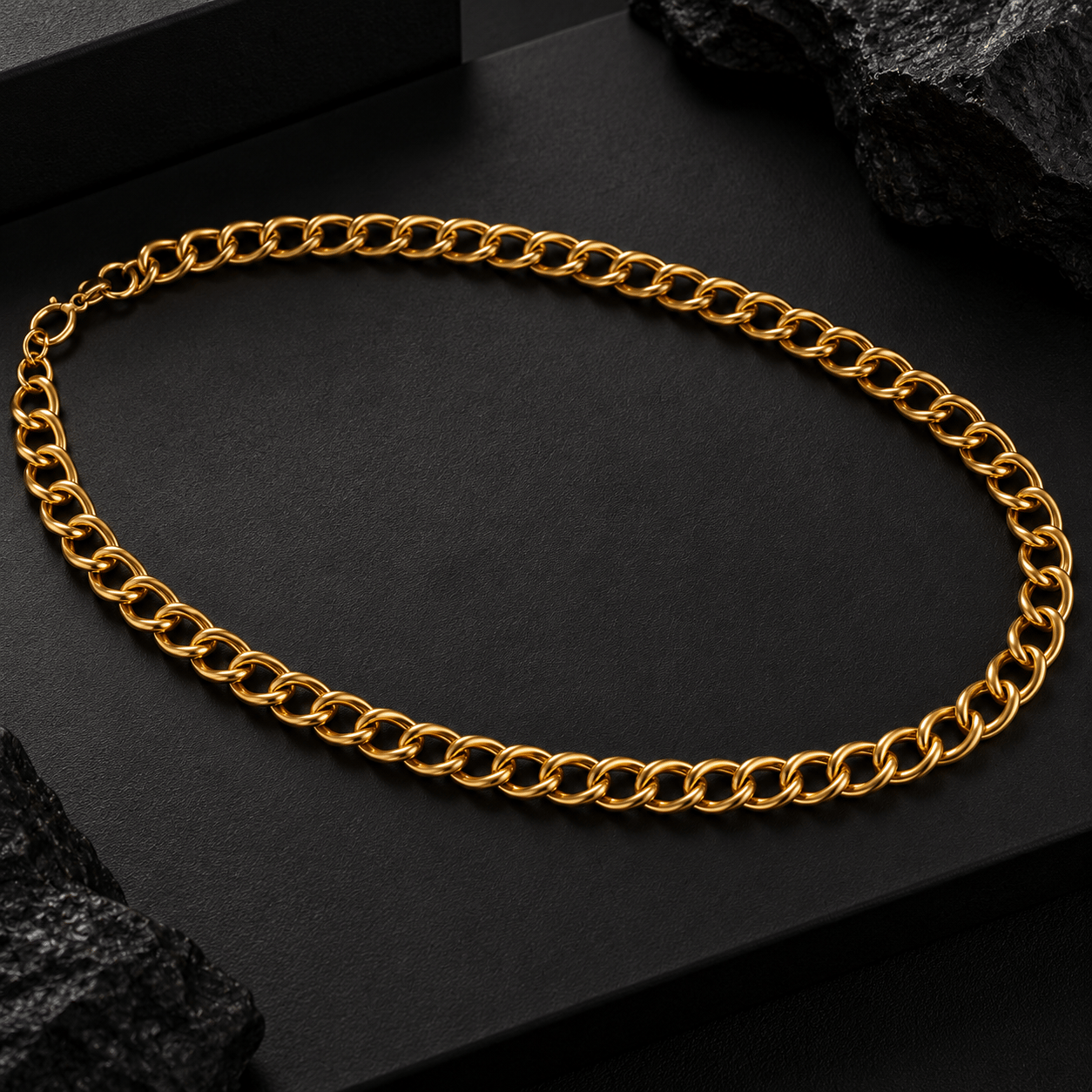 Erkek Gold Renk Kalın Zincir Kolye – Modern ve Güçlü Tasarım