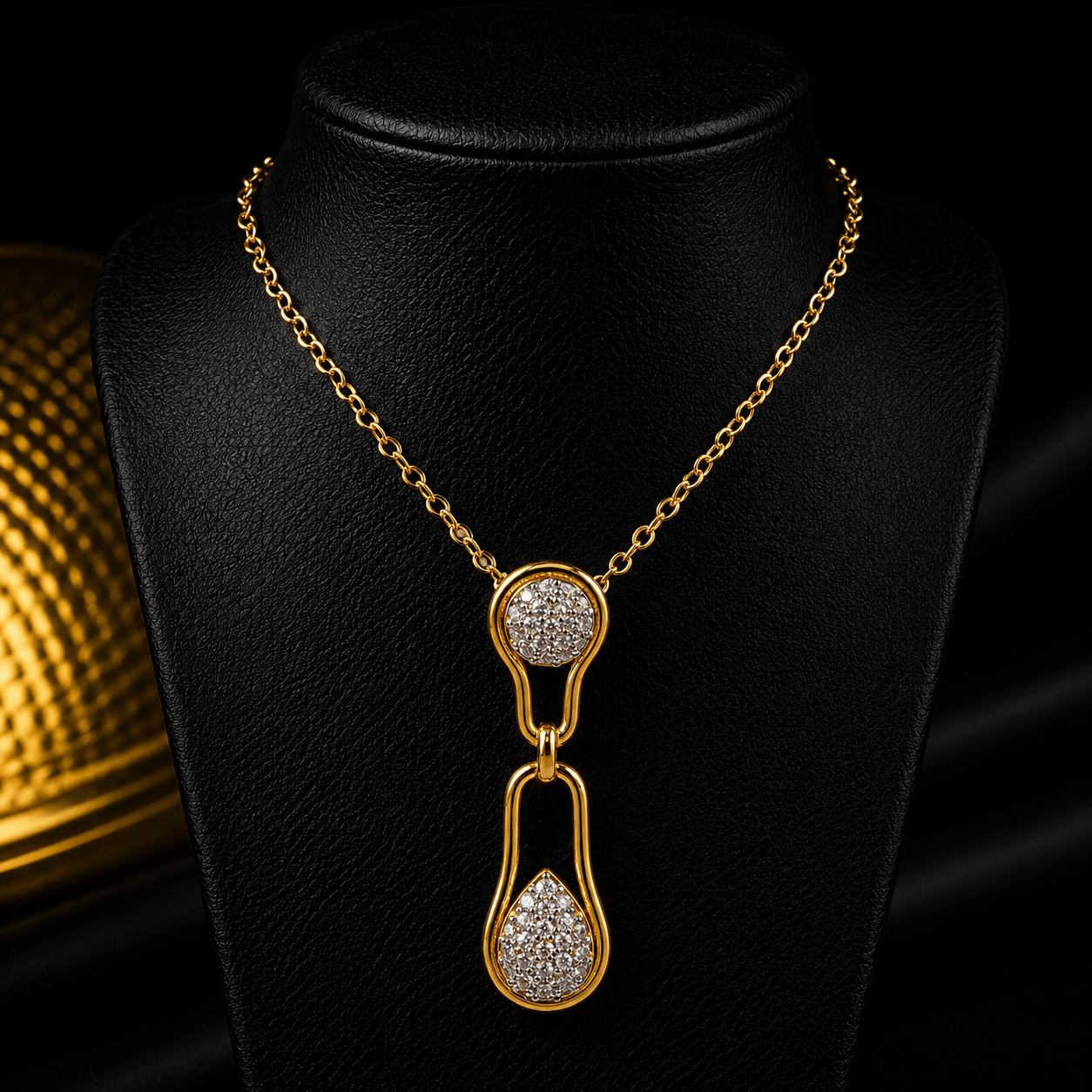 Gold Renk Işıltılı Taşlı Çift Damla Tasarım Kolye