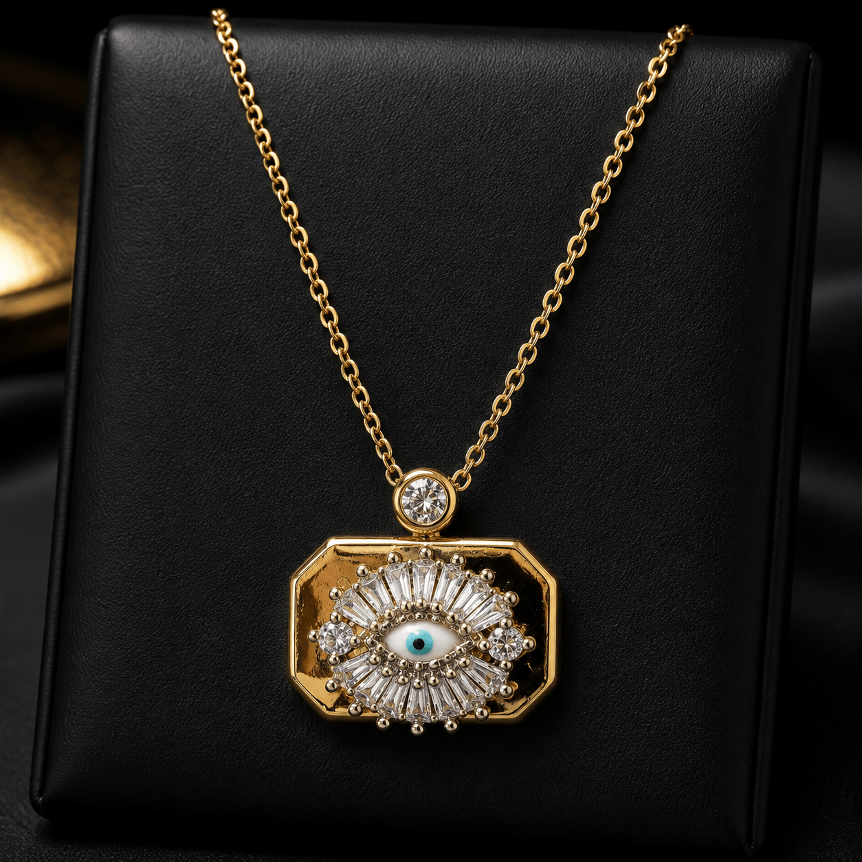Taşlı Göz Figürlü Gold Kolye – Işıltılı Nazar Gözü Tasarım