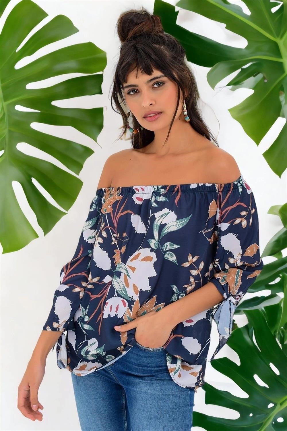 Kadın Lacivert Straplez Yaka Truvakar Kol Çiçek Desenli Kolları Bağlamalı Oversize Kesim Bluz