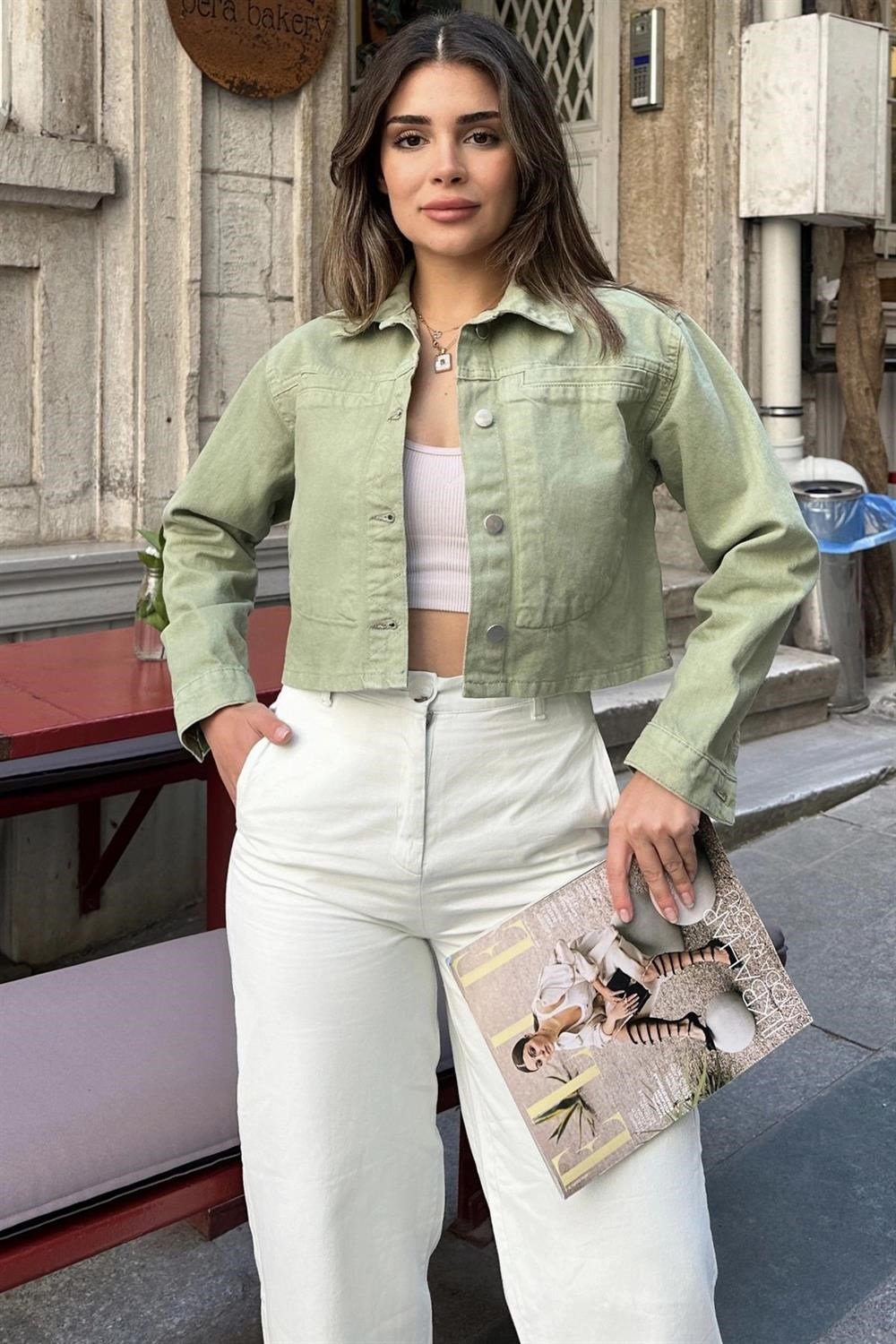 Kadın Yeşil Crop Kesim, Düğmeli, Rahat Kalıp, Gabardin Ceket