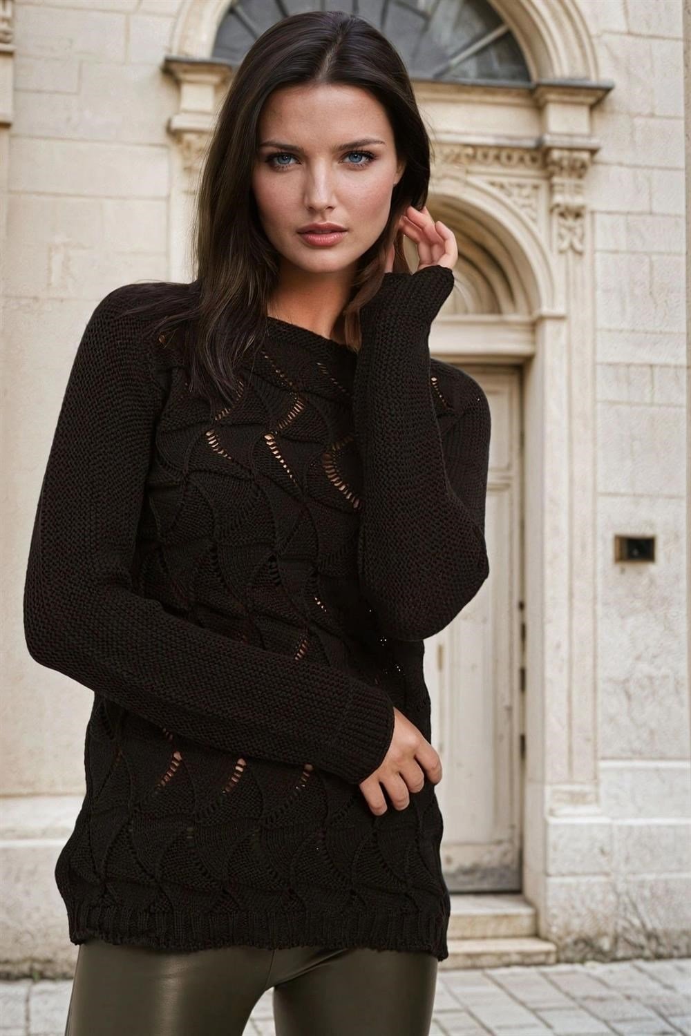 Siyah Yuvarlak Yaka, Klasik Örgü Desenli, Triko Kazak