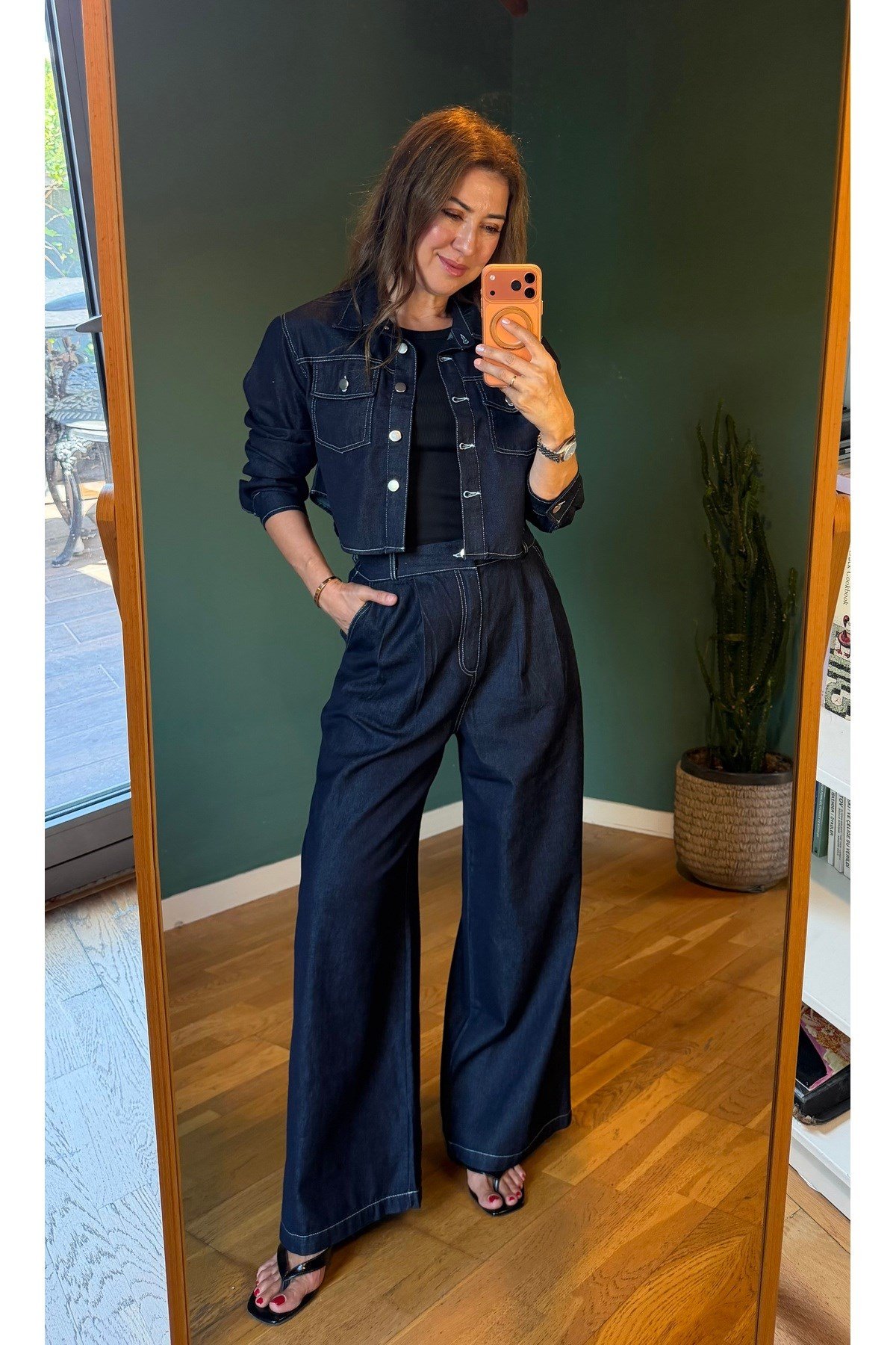 Pileli denim pantolon ve crop ceket takım