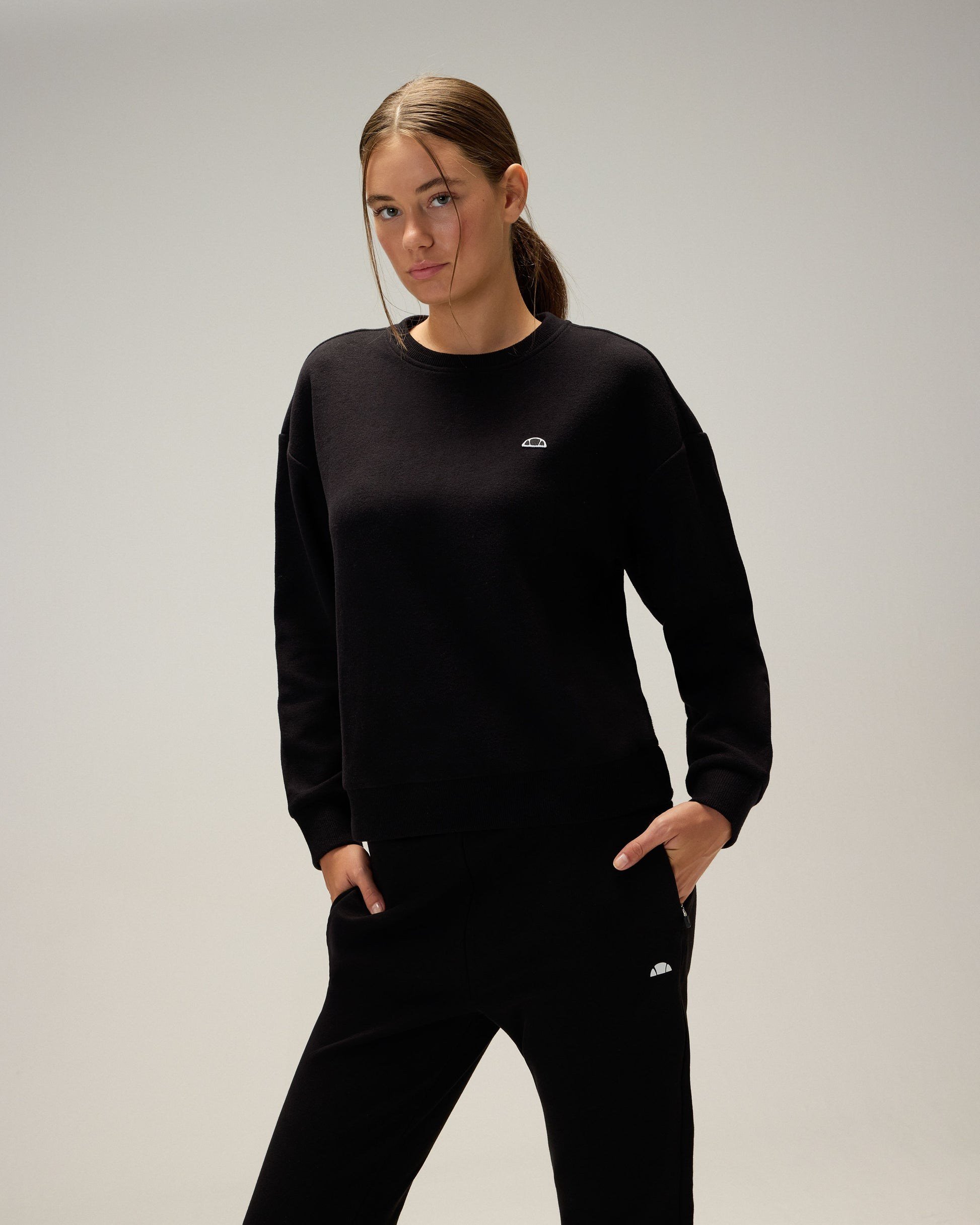 Ellesse 5WF3540 Siyah Kadın Sweatshirt 5WF3540
