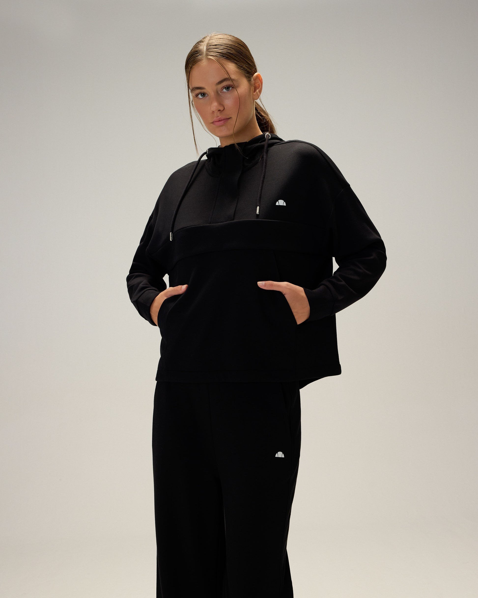 Ellesse 6WF3001 Siyah Kadın Sweatshirt 6WF3001