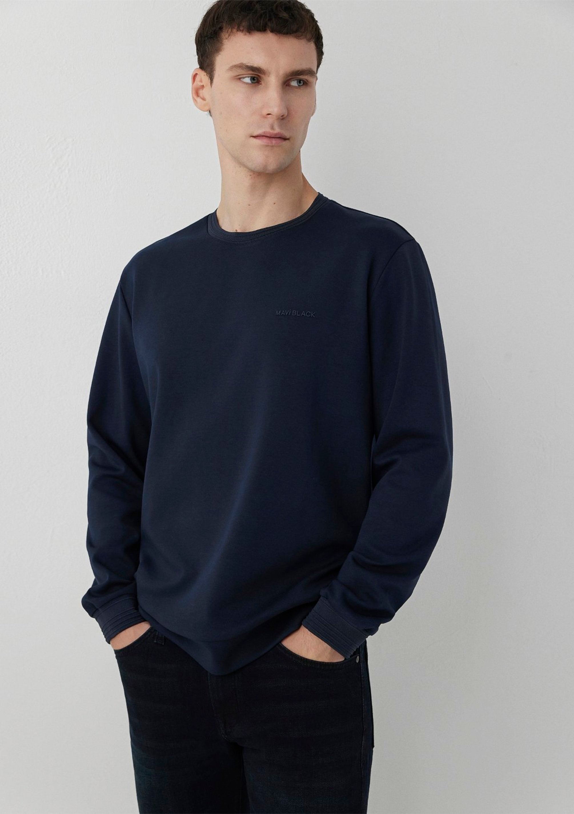 Mavi MAVİ BLACK SWEATSHIRT Gece Lacivert Lacivert Erkek Sweatshirt M0S20106-70490