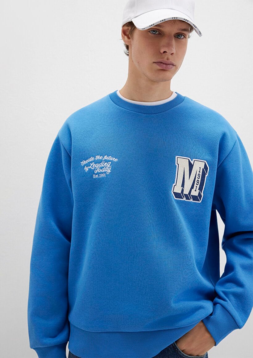 Mavi NAKiSLi BiSiKLET YAKA SWEATSHiRT MenekSe Mavi Erkek Sweatshirt