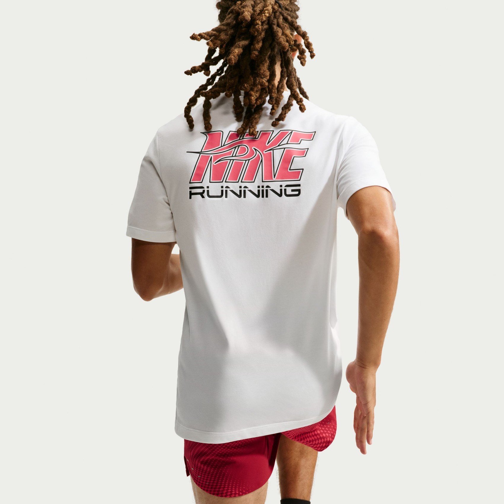 Nike M NK DF TEE STD STRIDE PRNT PK Beyaz Erkek T-Shirt