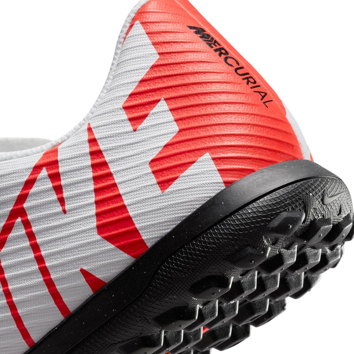 Nike VAPOR 15 CLUB TF Beyaz Erkek Halı Saha Ayakkabısı