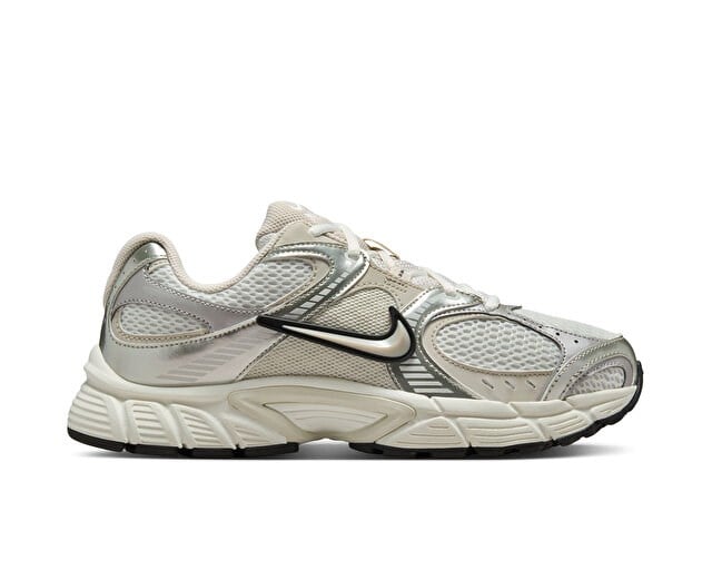 Nike W NIKE V5 RNR Beyaz Kadın Günlük Spor Ayakkabı