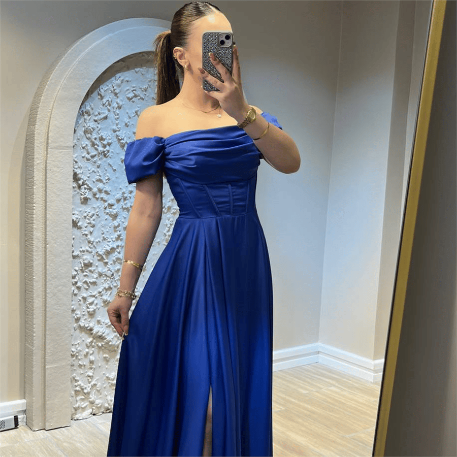 Velour Model Saks Mavisi