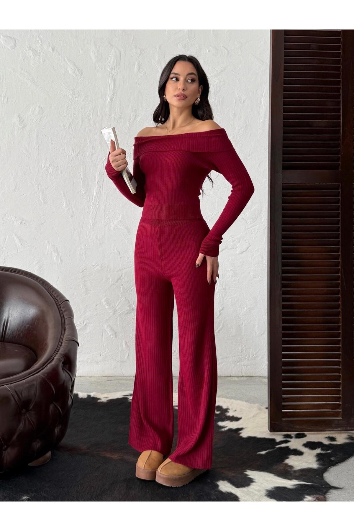 Fitilli Örme Kumaş Madonna Yaka Crop Bluz ve Geniş Paça Pantolon İkili Takım