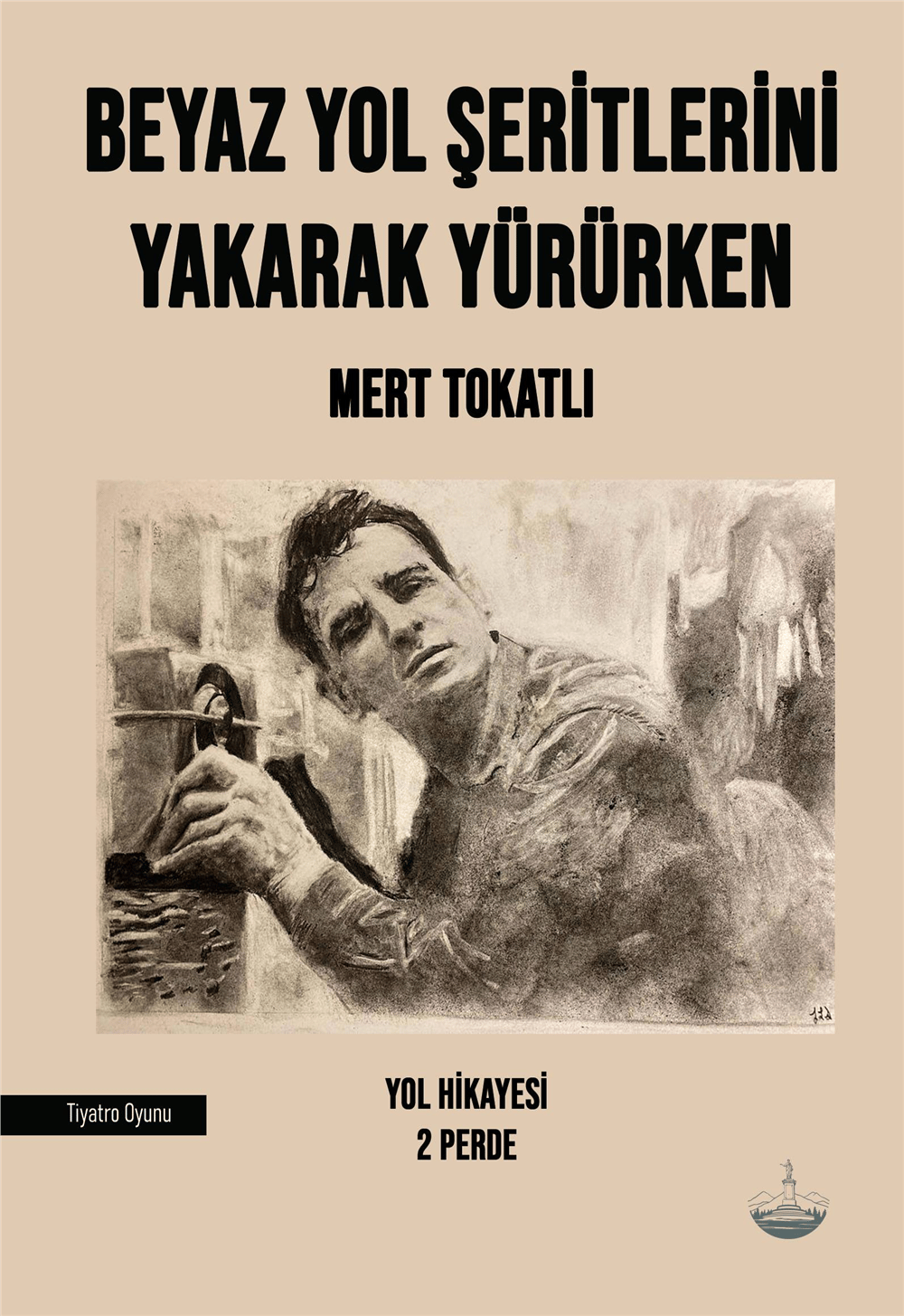 Beyaz Yol Şeritlerini Yakarak Yürürken