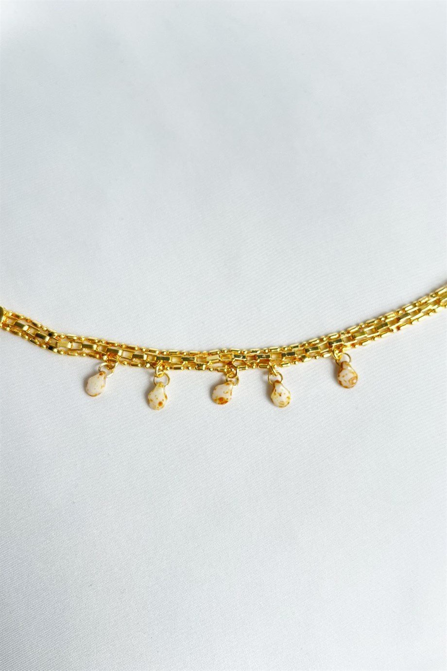 İşlemeli Kemik Taşlı Gold Bileklik