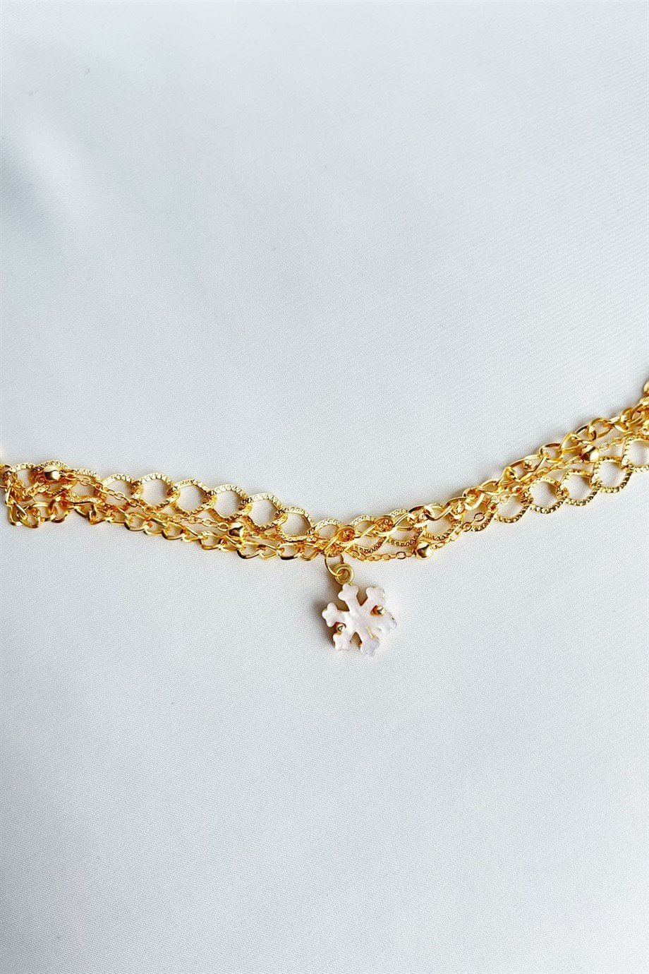 Kar Tanesi Figürlü Üçlü Gold Bileklik