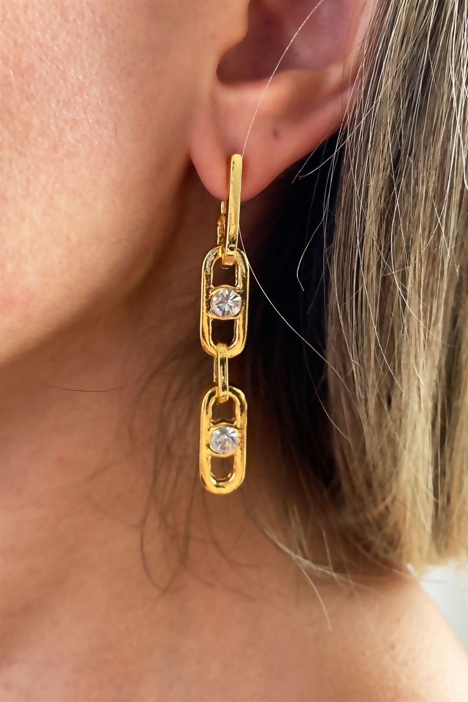 Sawaroski Taşlı Gold Sallantılı Küpe