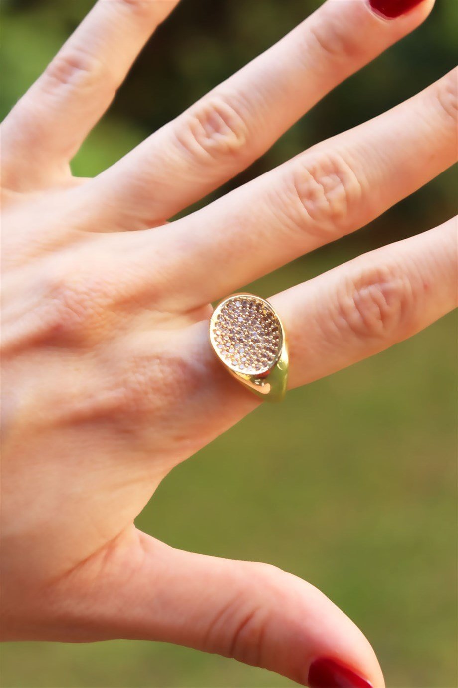 Taşlı Oval Gold Renk Tasarım Yüzük