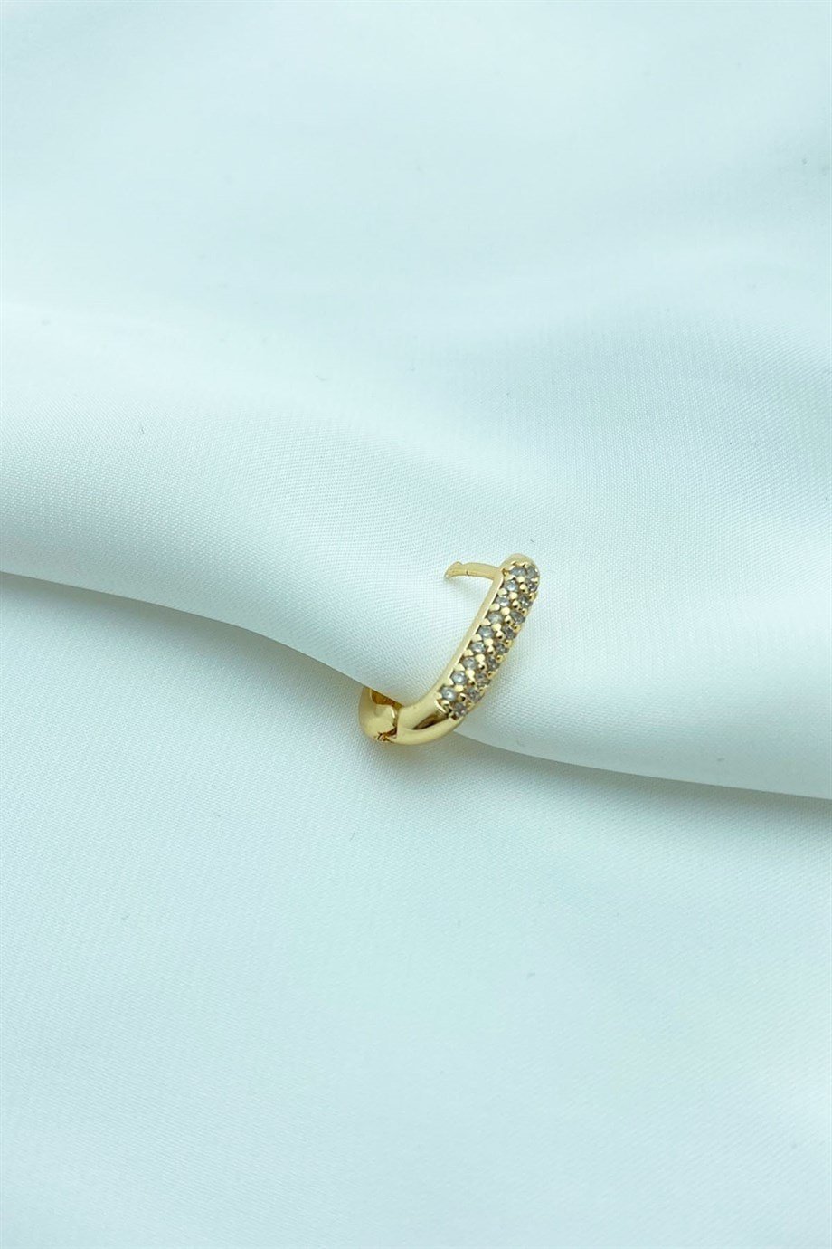 Taşlı U Model Gold Küpe