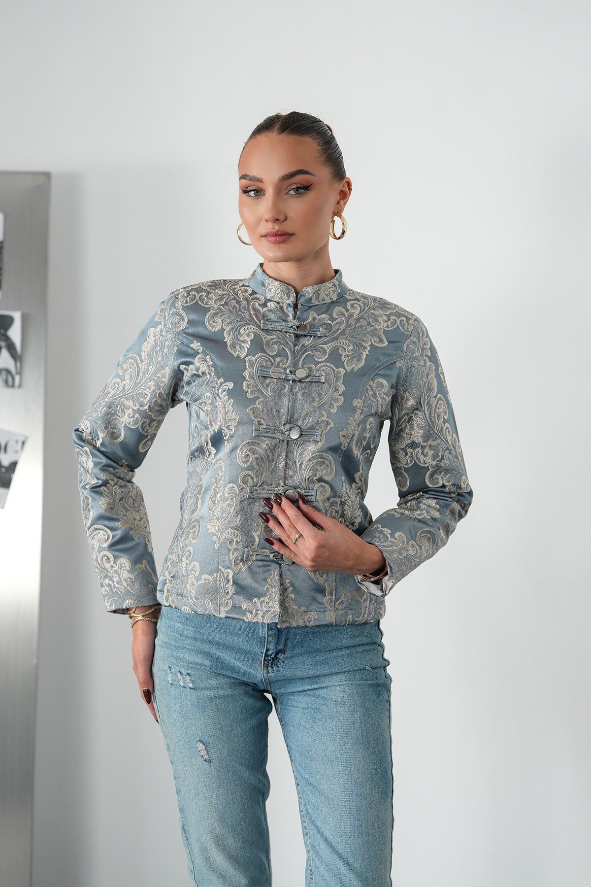 Damask Desenli Mandarin Yaka Düğmeli Ceket