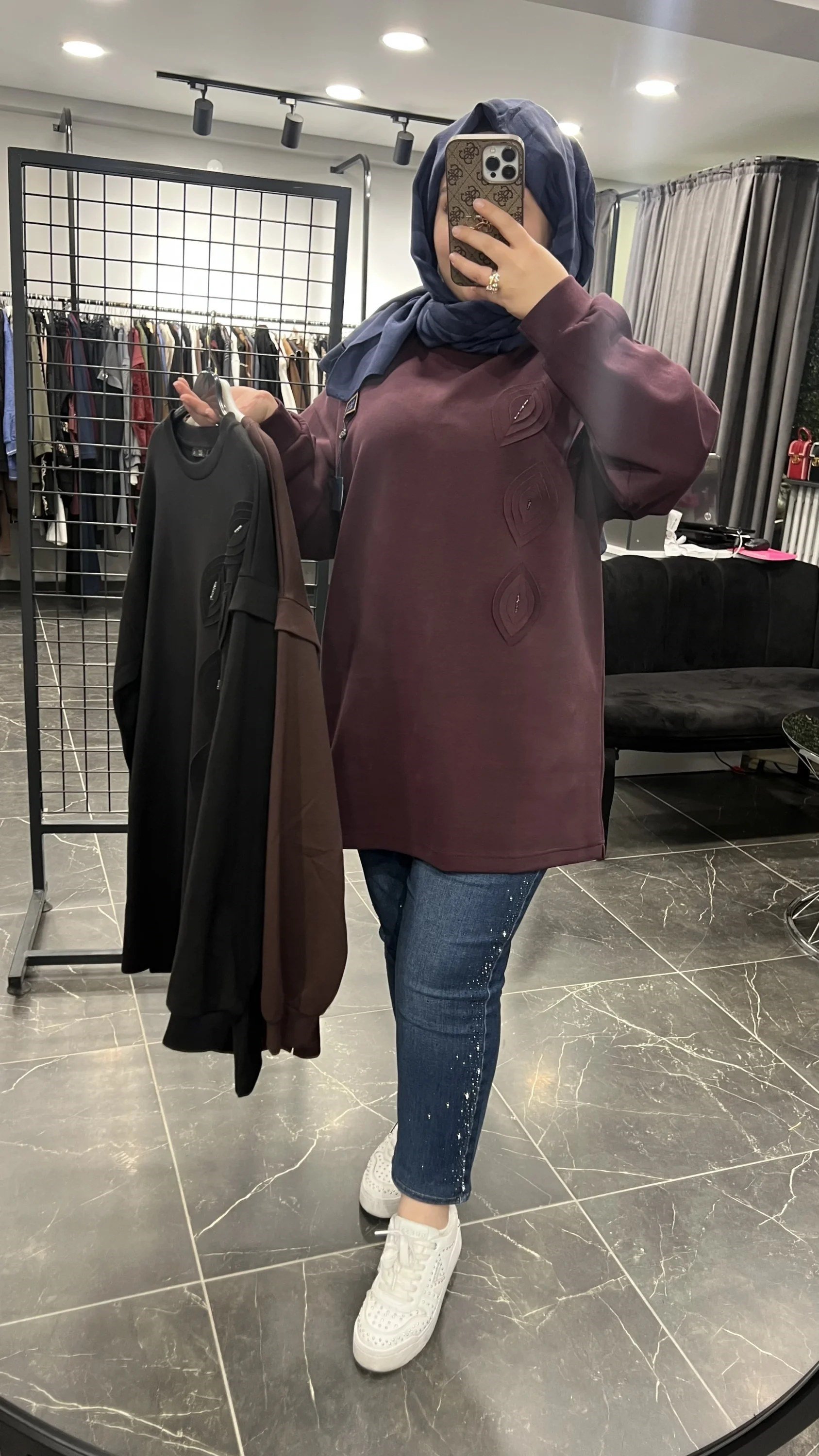 Levidor Yapraklı İşlemeli Sweat