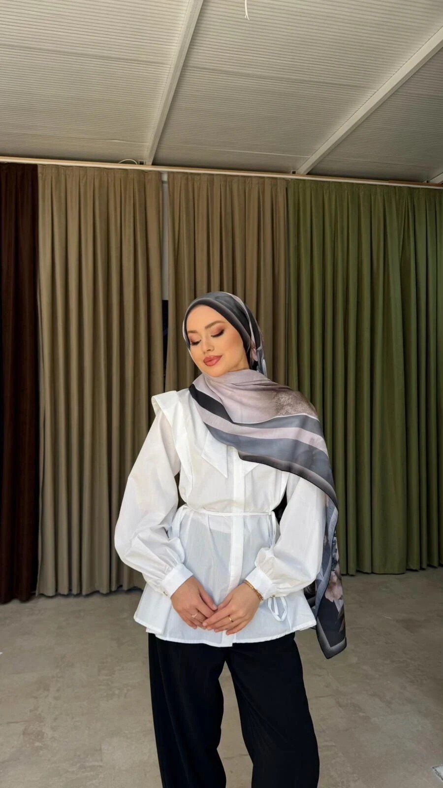 antrasit-altin-yaprak-desenli-aqua-sof-f43-47.jpg