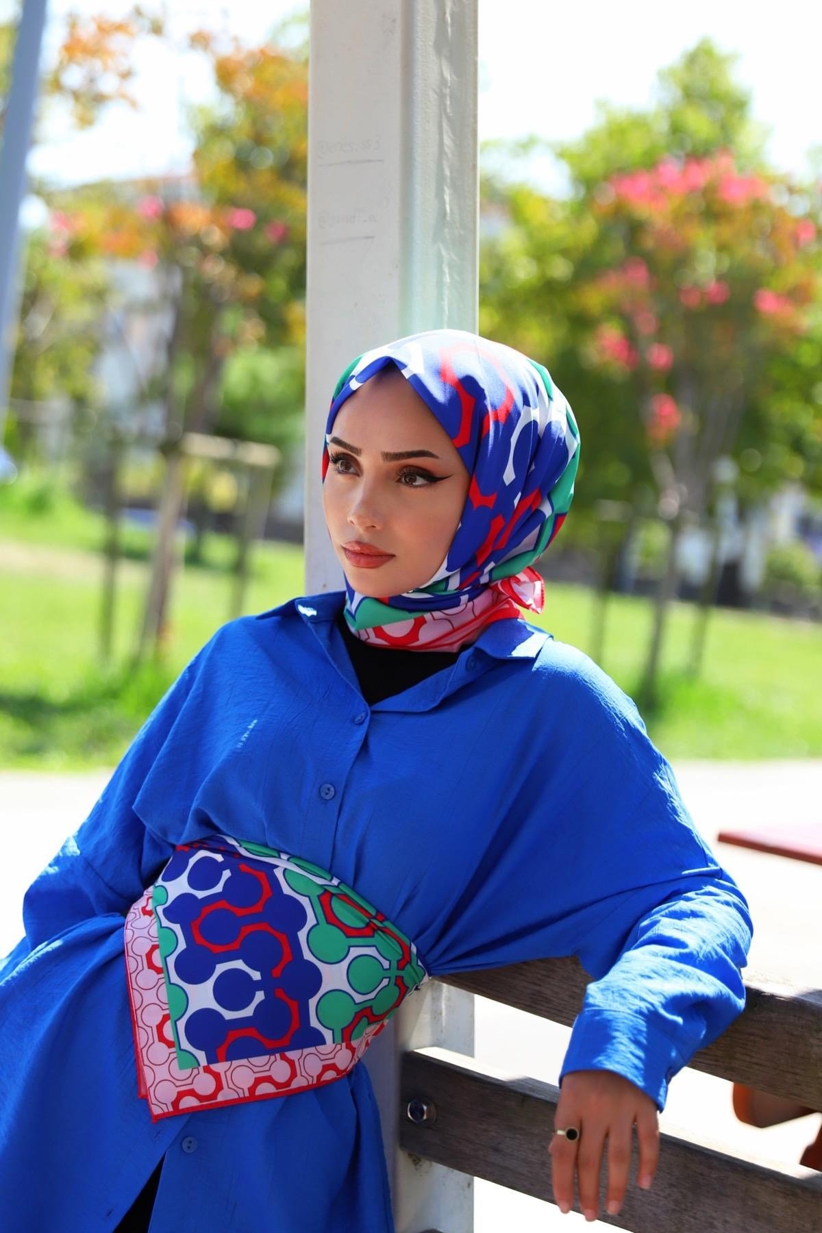 birce-esarp-saks-kirmizi-4d2b5a.webp
