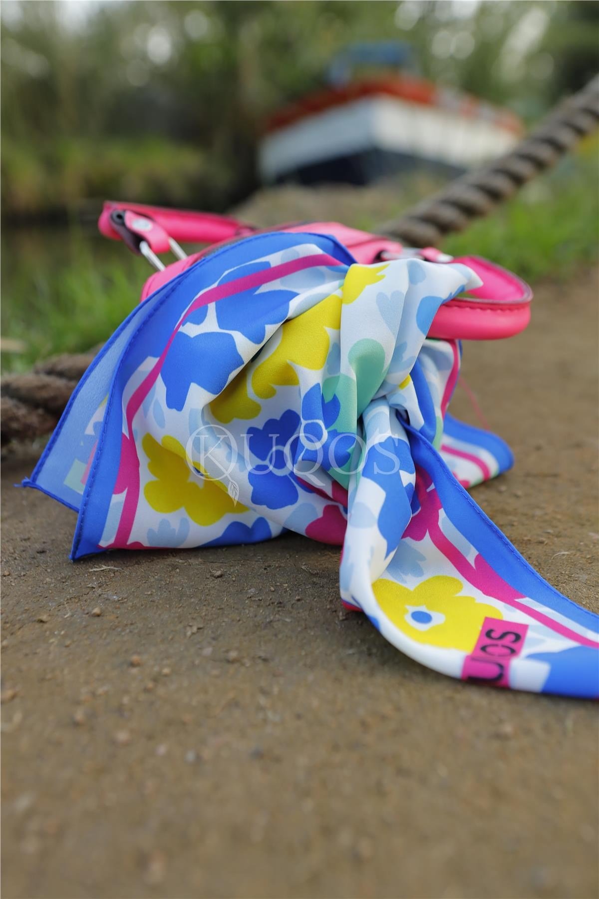 bloom-desenli-bandana-mavi-64c-a3.webp