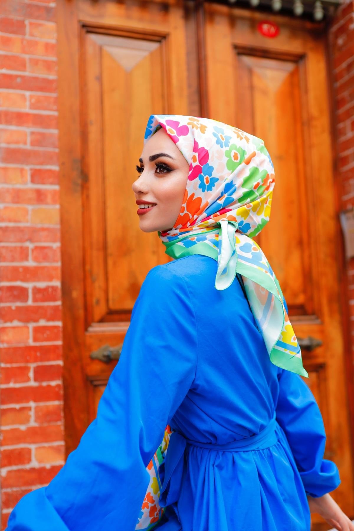 bloom-desenli-esarp-benetton-9268f0.webp