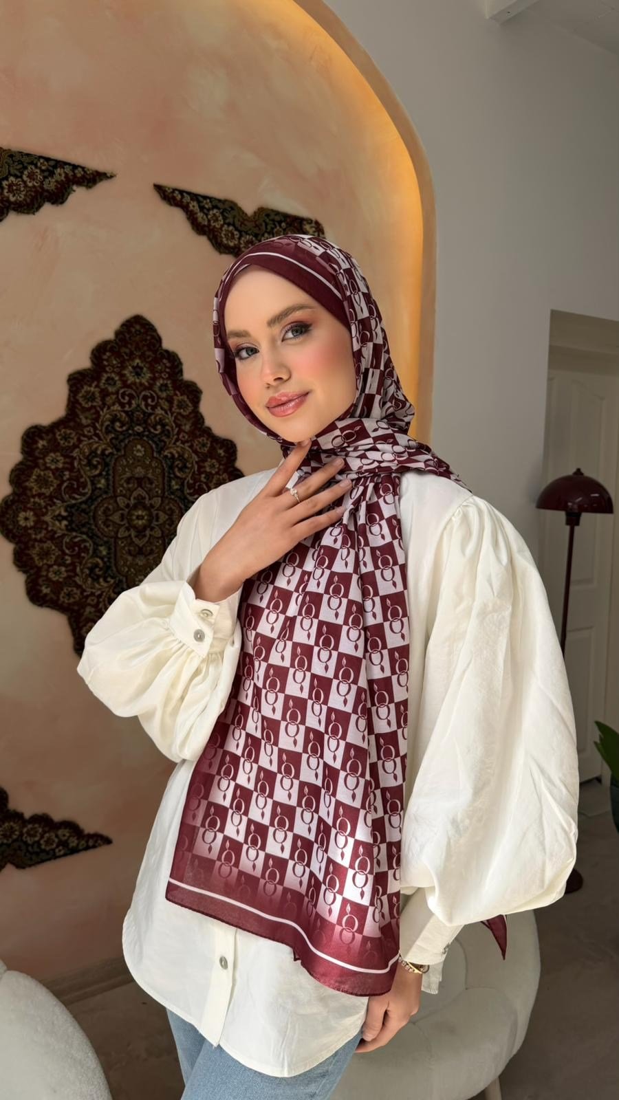 bordo-beyaz-geometrik-desenli-aqua-sof--d20ee.webp