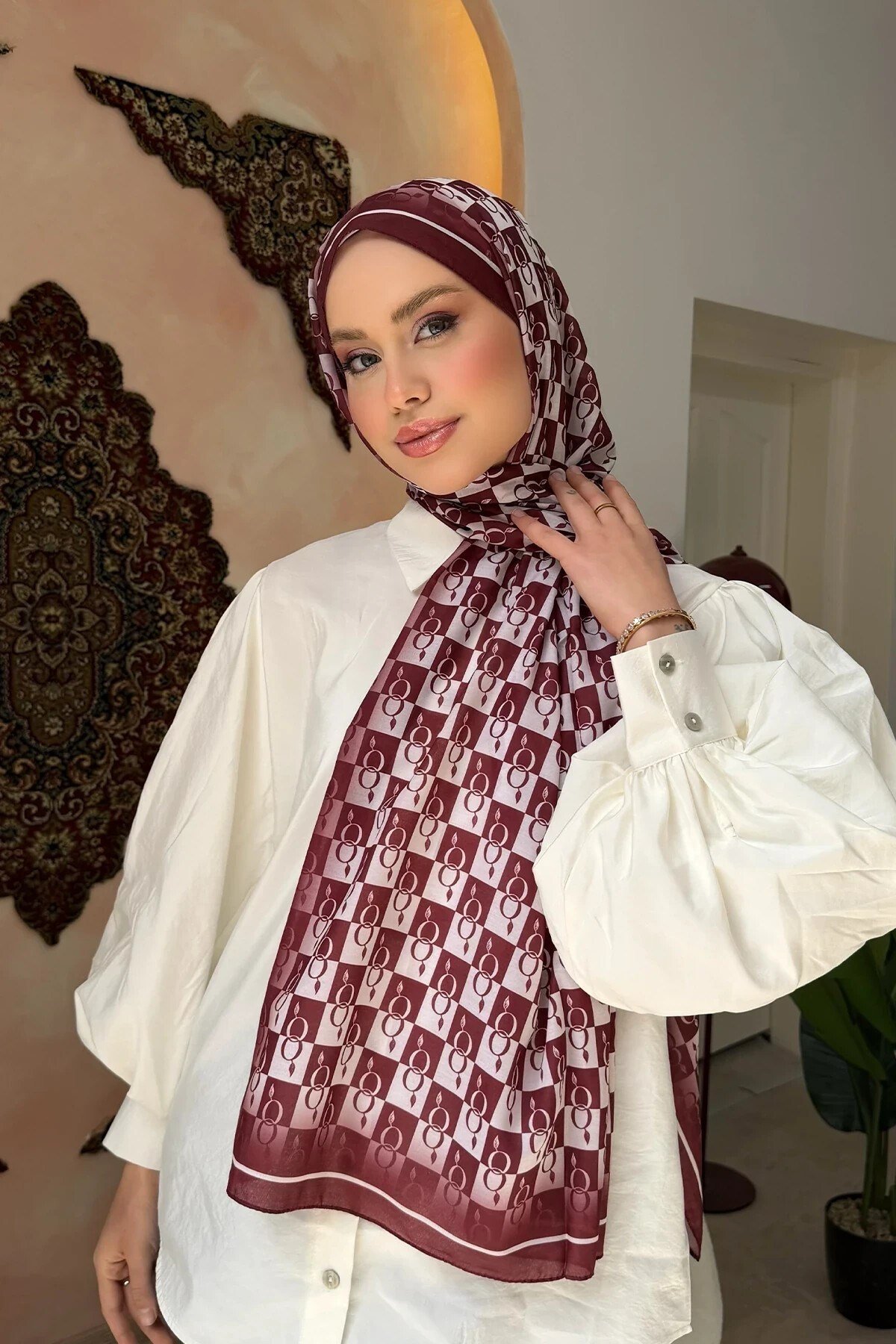 bordo-beyaz-geometrik-desenli-aqua-sof-40-a2f.jpg