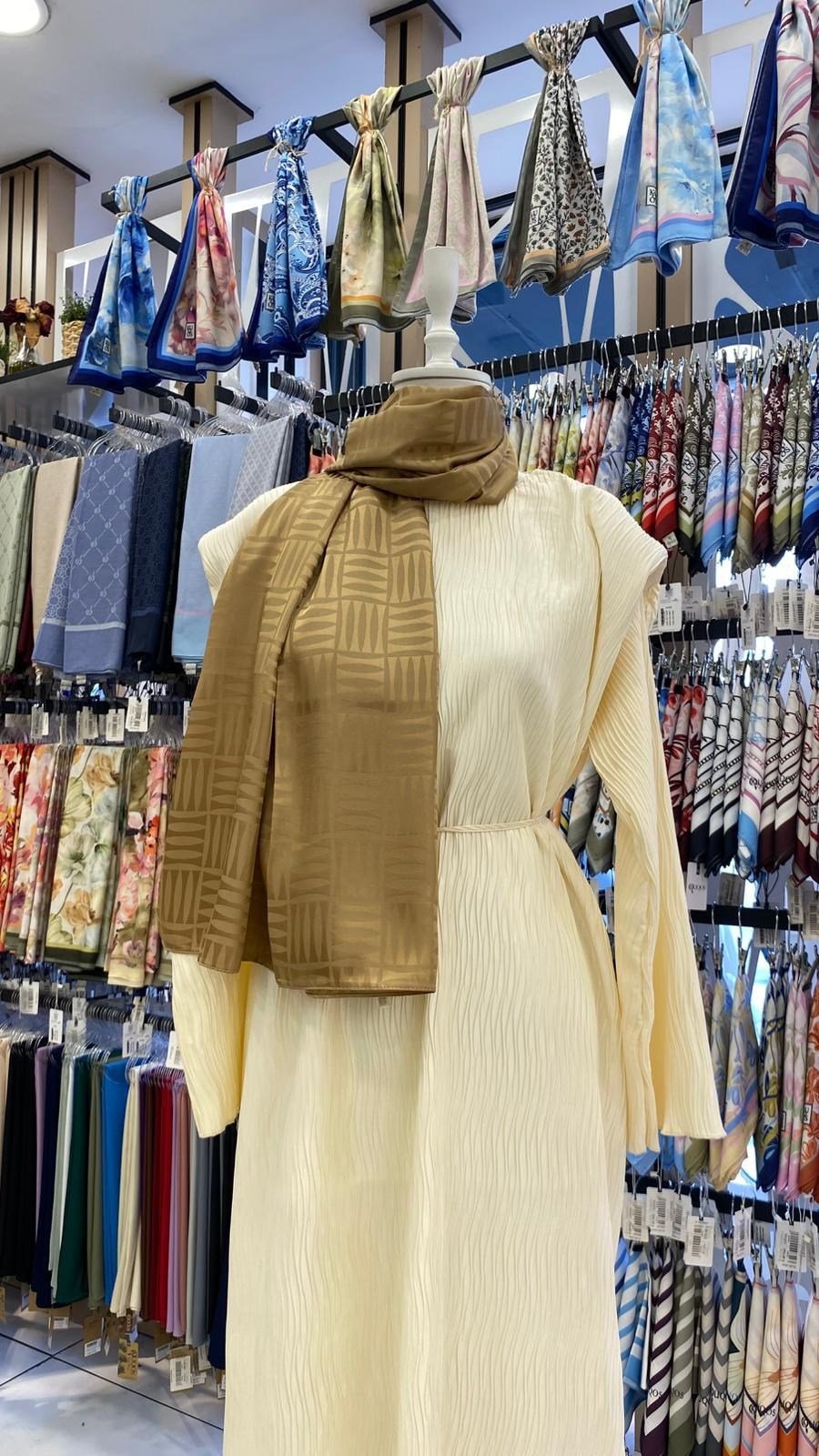 cizgi-jakar-sal-gold-55f181.webp