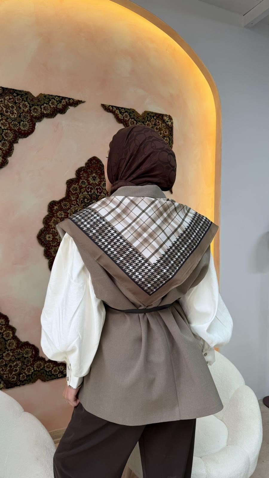 desenli-omuz-esarbi-kahverengi--43ea-.webp