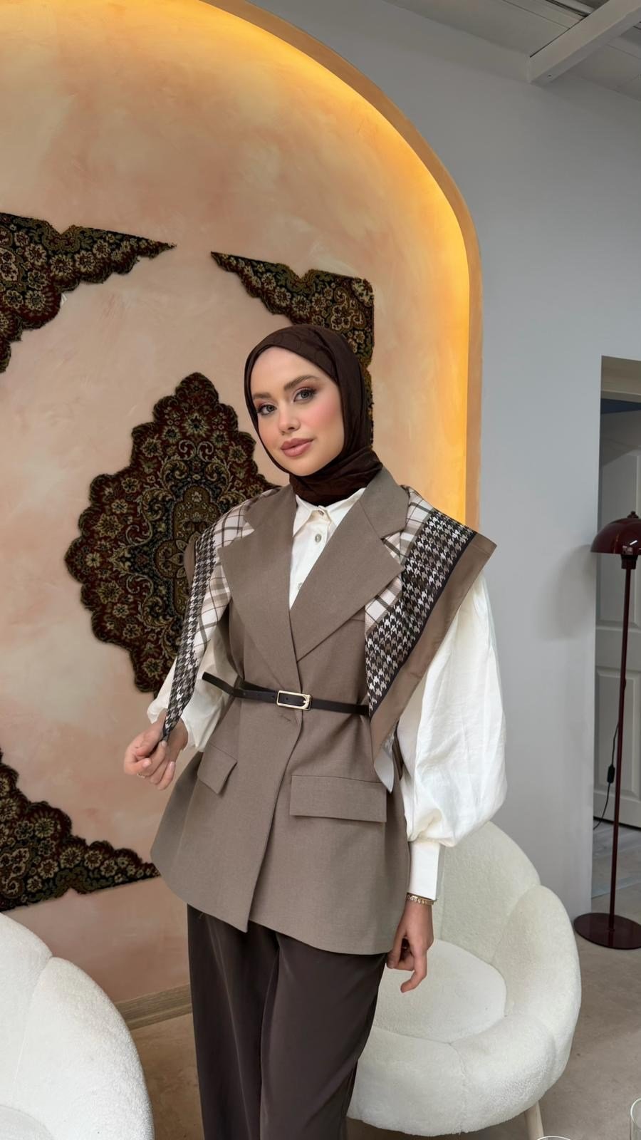 desenli-omuz-esarbi-kahverengi-67ef07.webp