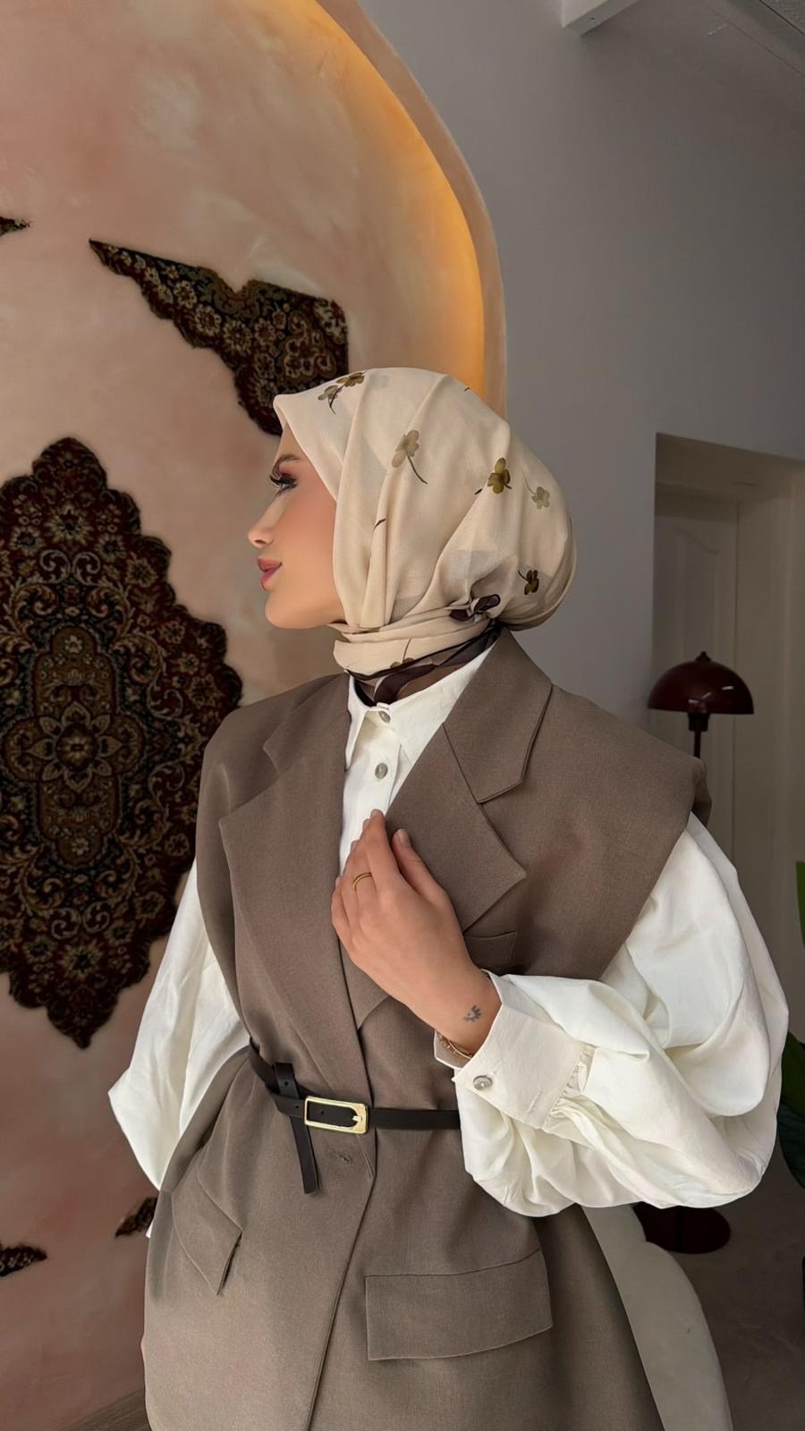 kuqos-safir-cicegi-paris-ipegi-kahvere-13-43e.webp