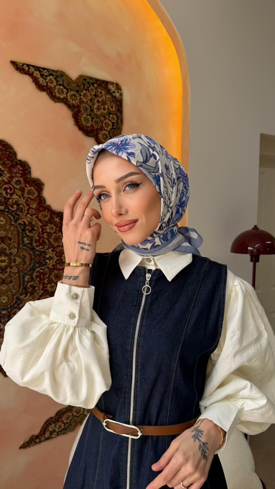 kuqos-zumrut-yoncasi-desenli-naida-esa-2-4fe7.webp