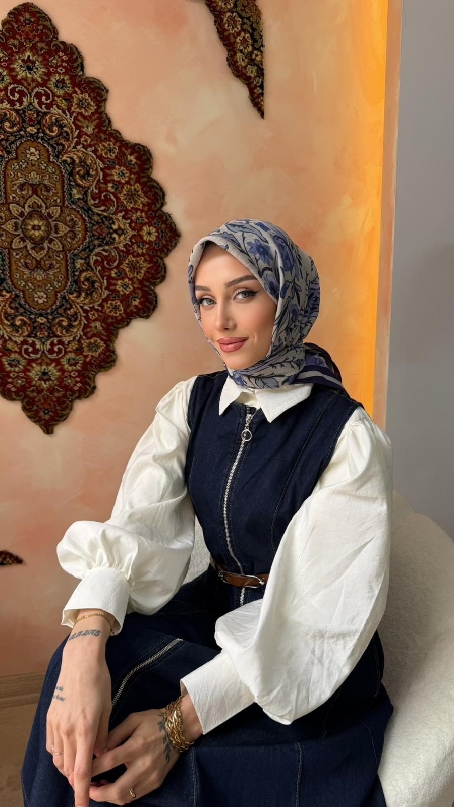 kuqos-zumrut-yoncasi-desenli-naida-esa-b587-e.webp