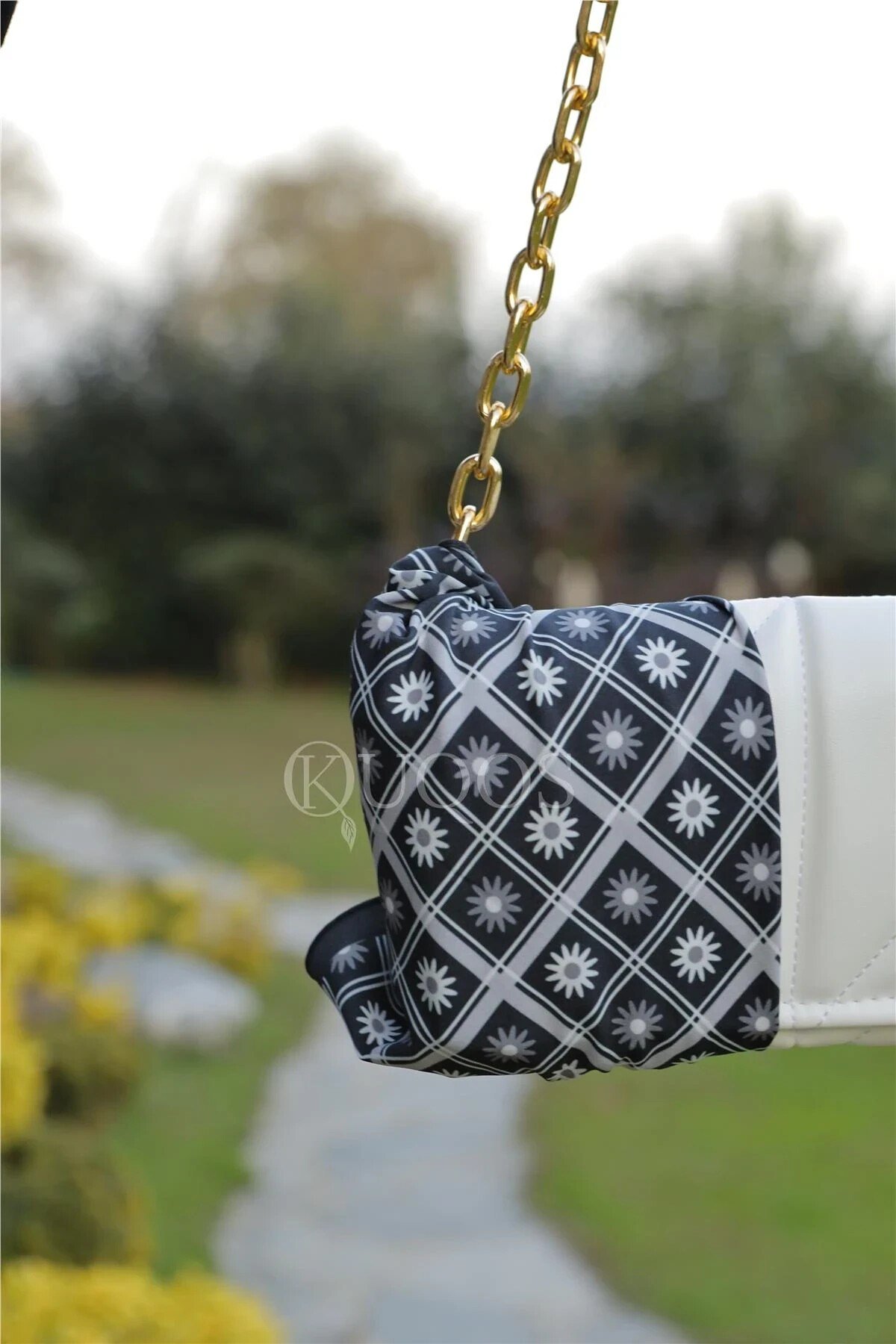 papatya-desenli-bandana-siyah-d9e24c.jpg