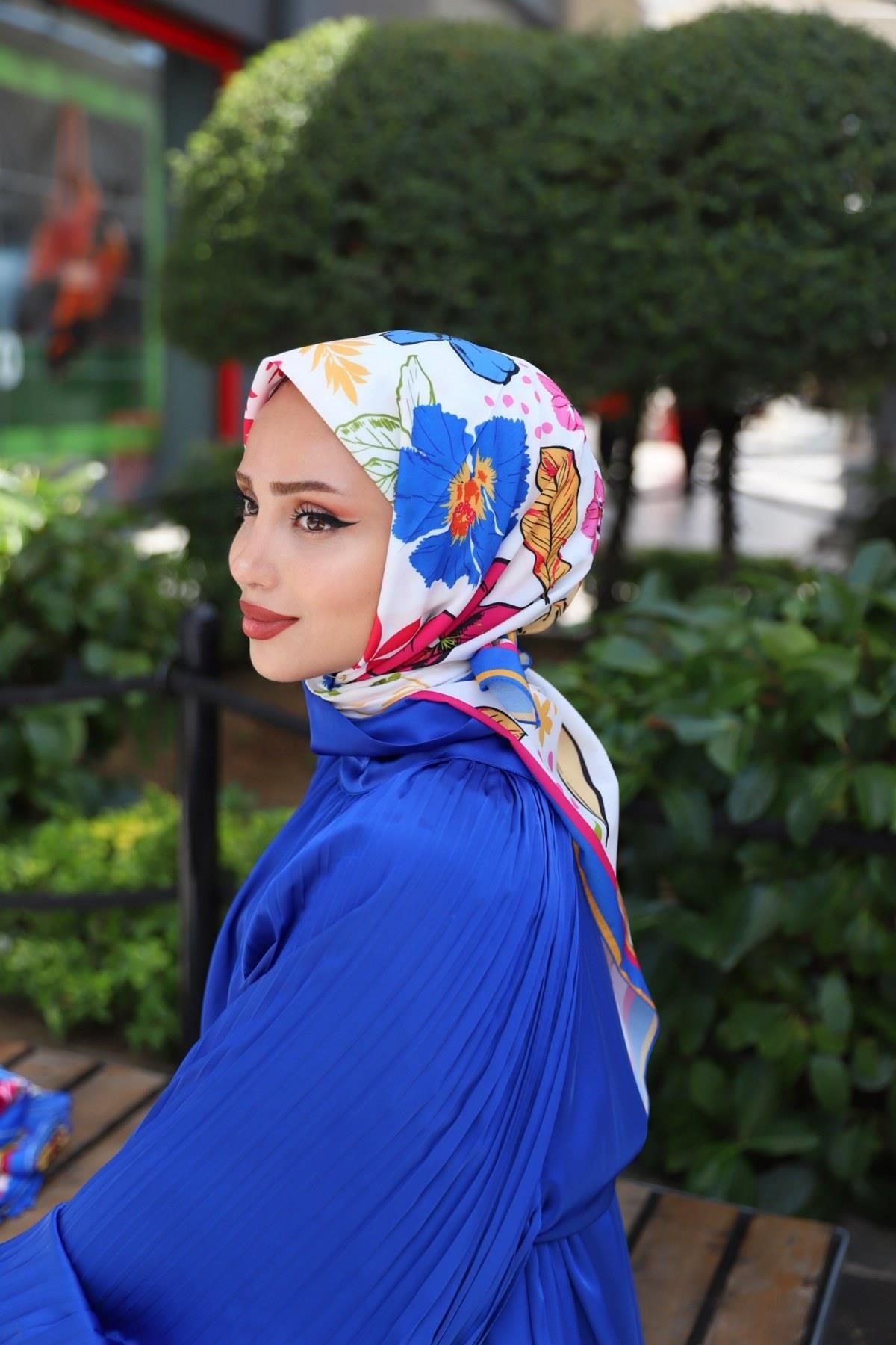 rosa-esarp-saks-70abeb.webp